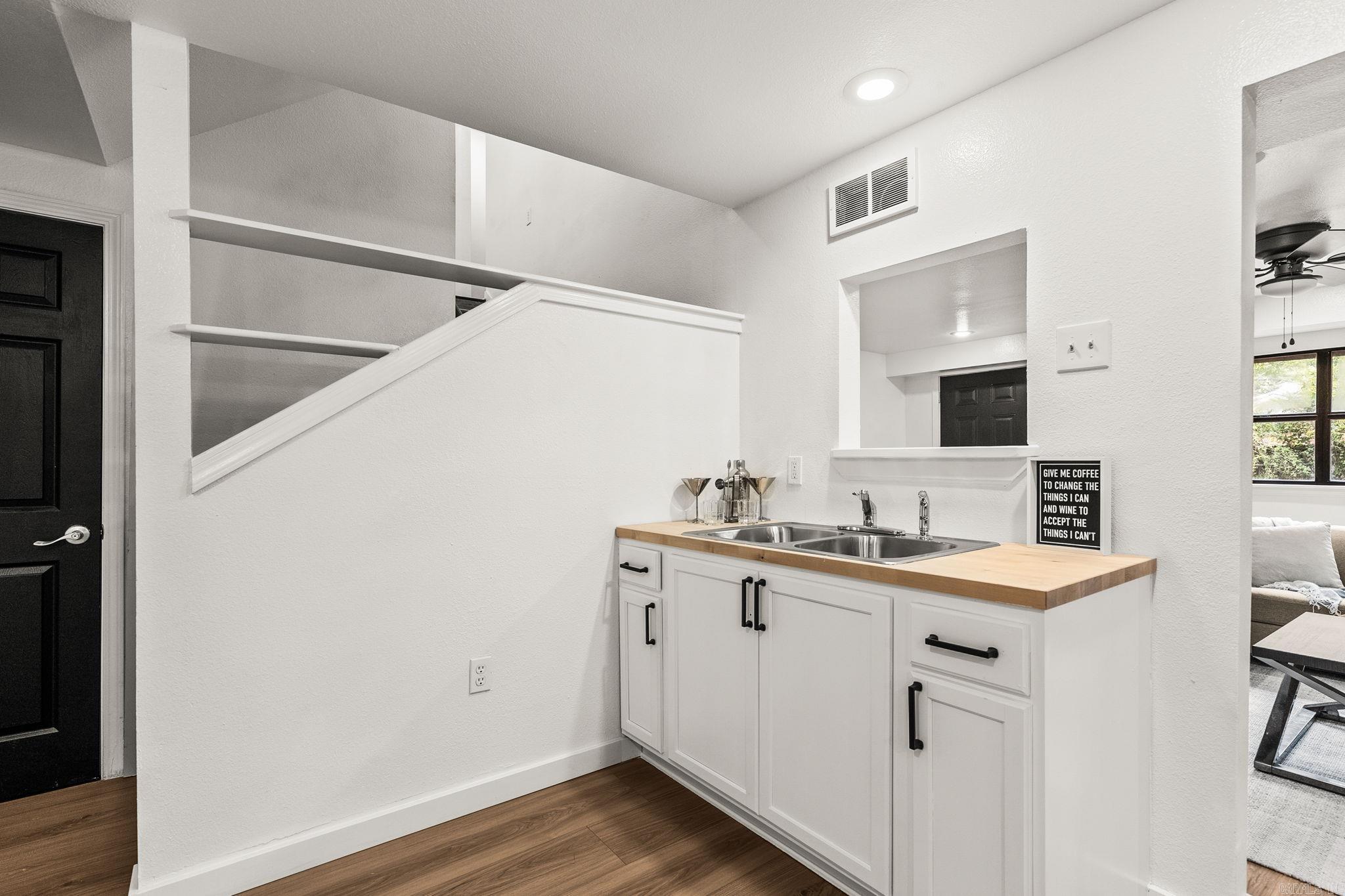 2016 Durwood Road Property Photo 31