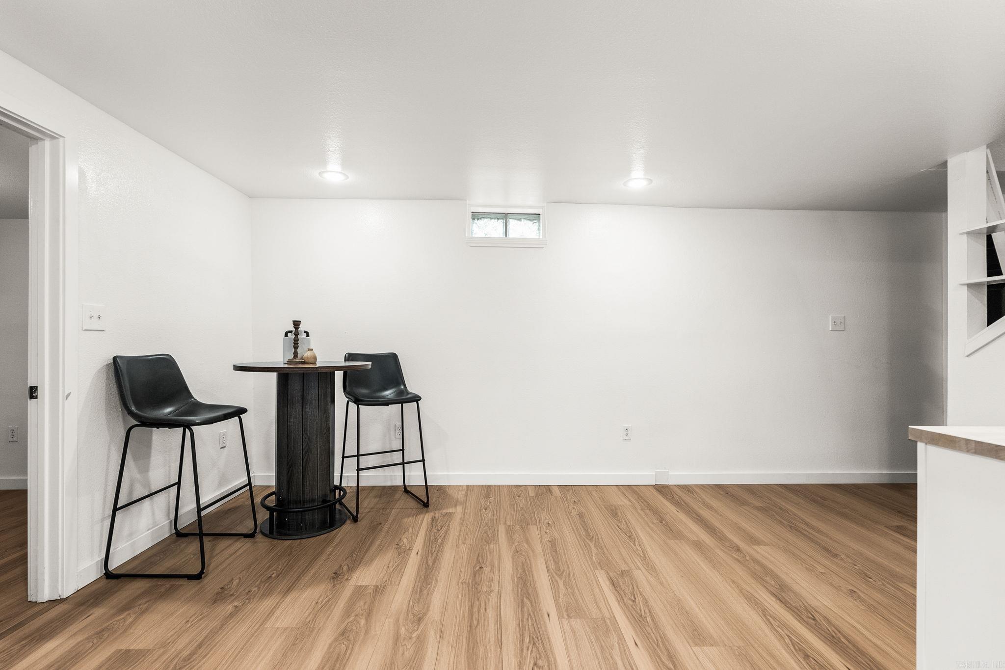 2016 Durwood Road Property Photo 32