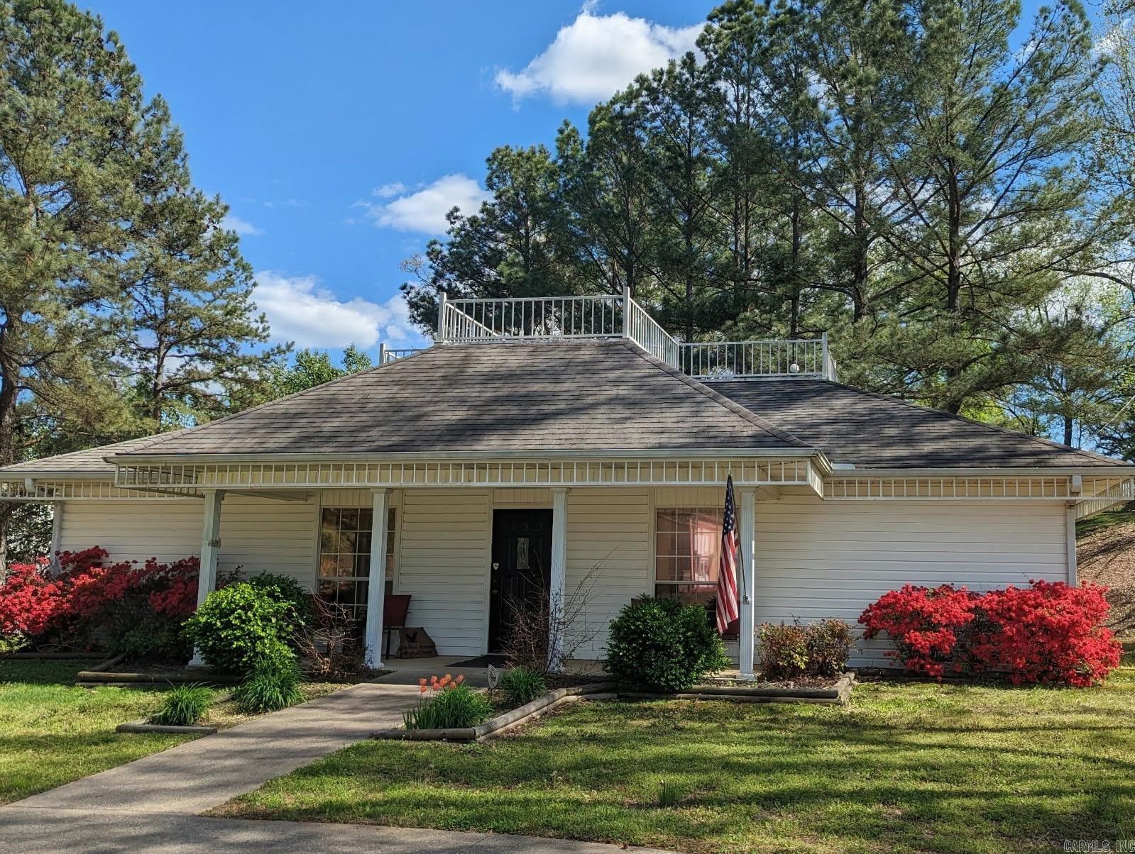 400 Pine Avenue Property Photo 1