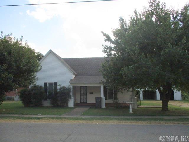 424 E Lake Street Property Photo 2