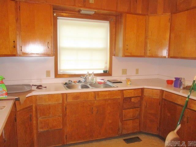 424 E Lake Street Property Photo 8