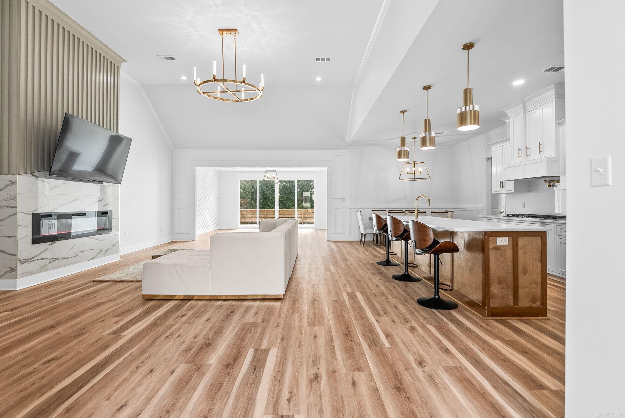 1008 Sussix Loop Property Photo 7