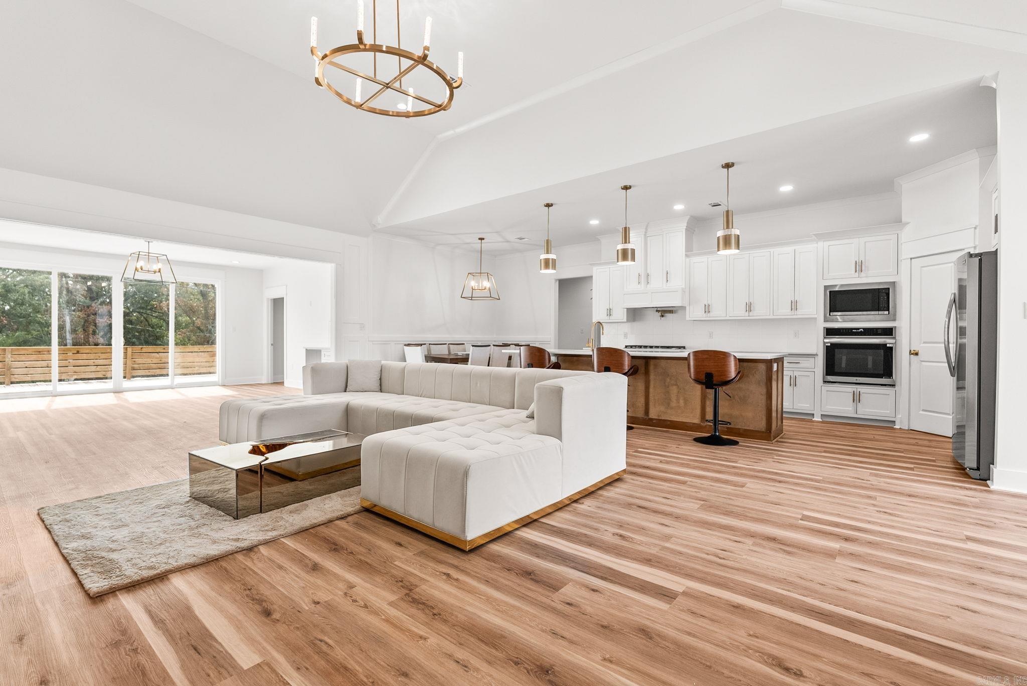 1008 Sussix Loop Property Photo 10