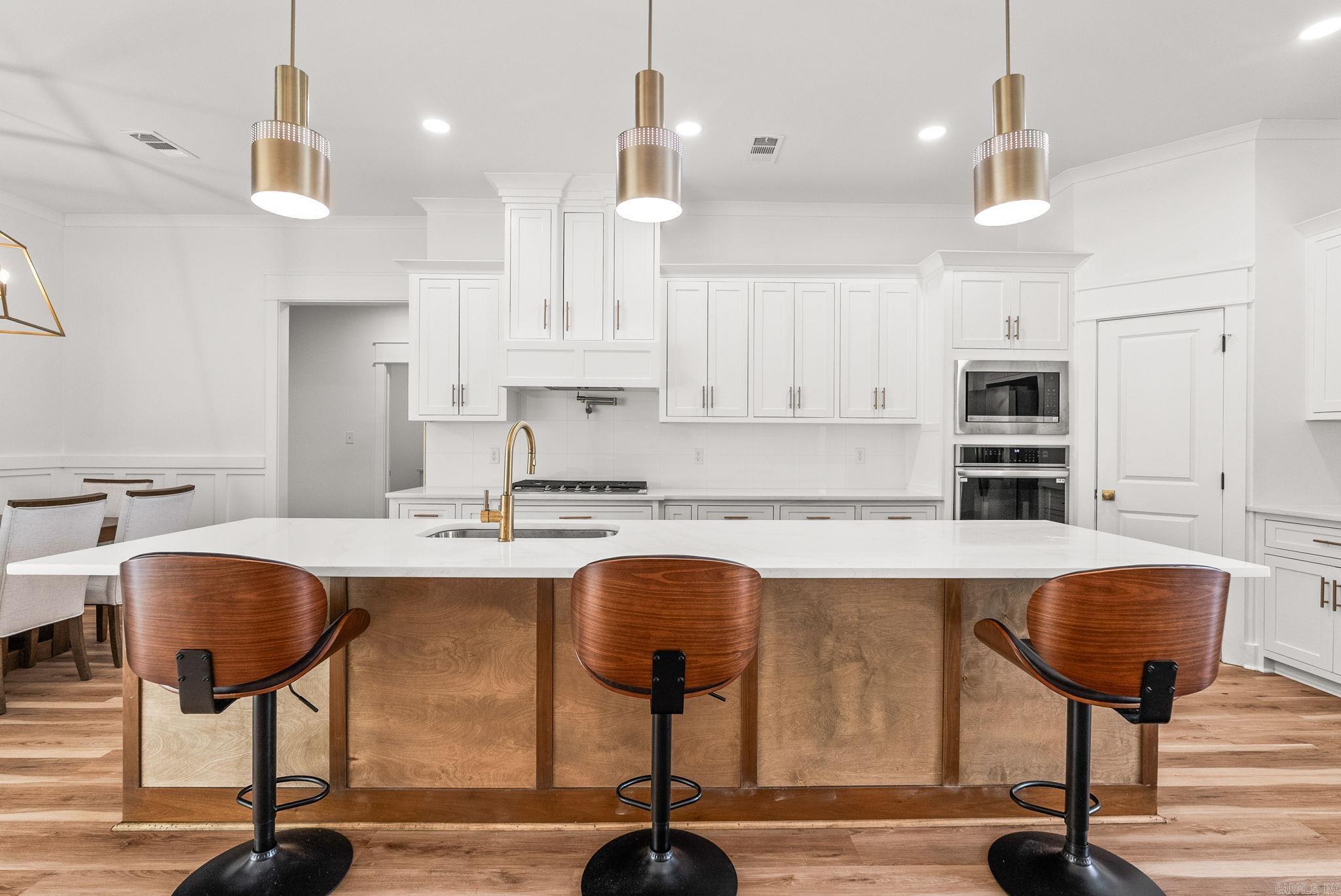 1008 Sussix Loop Property Photo 11