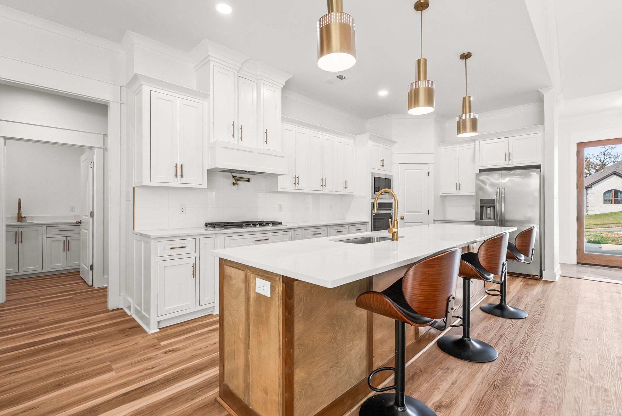 1008 Sussix Loop Property Photo 12