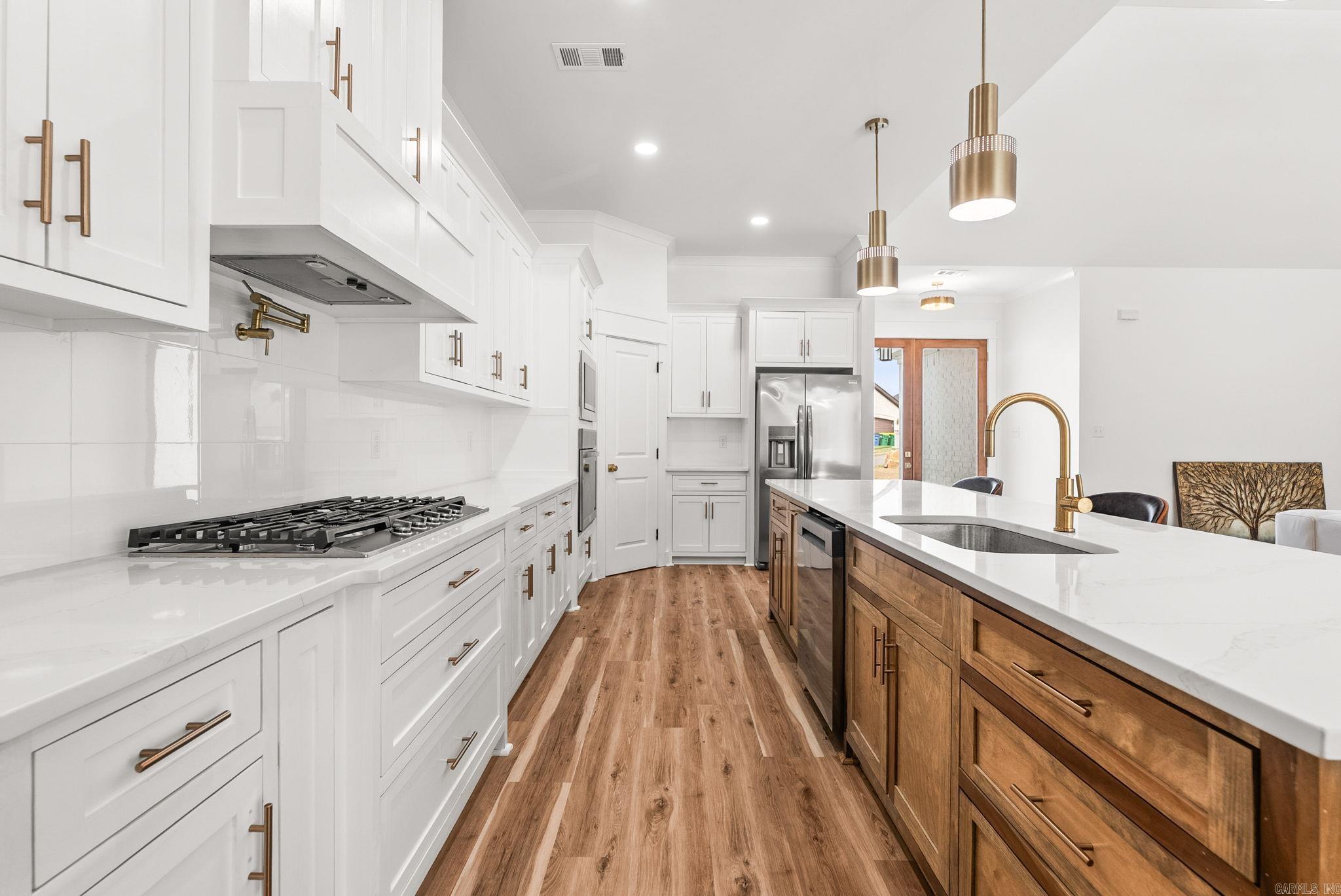 1008 Sussix Loop Property Photo 13