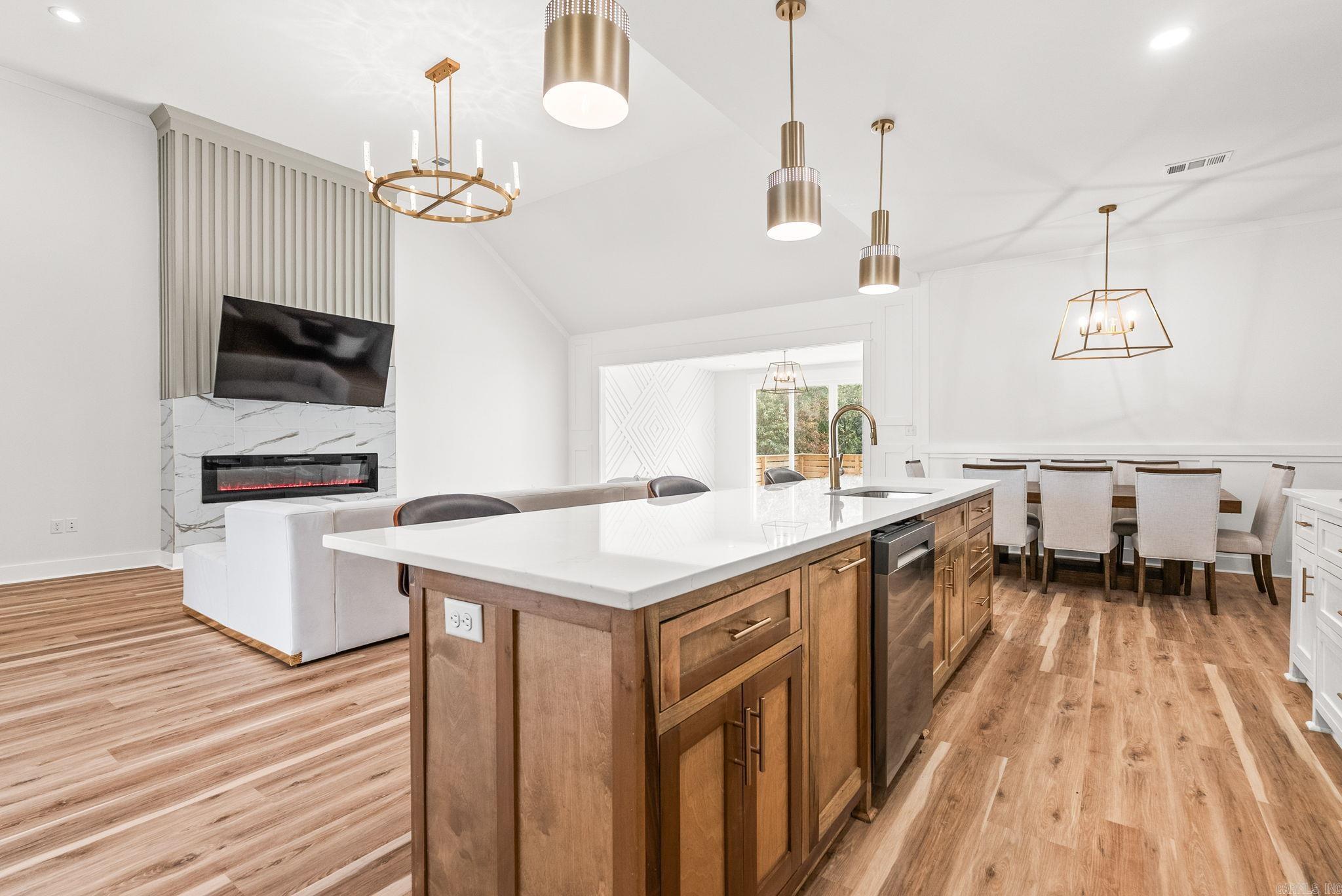 1008 Sussix Loop Property Photo 14