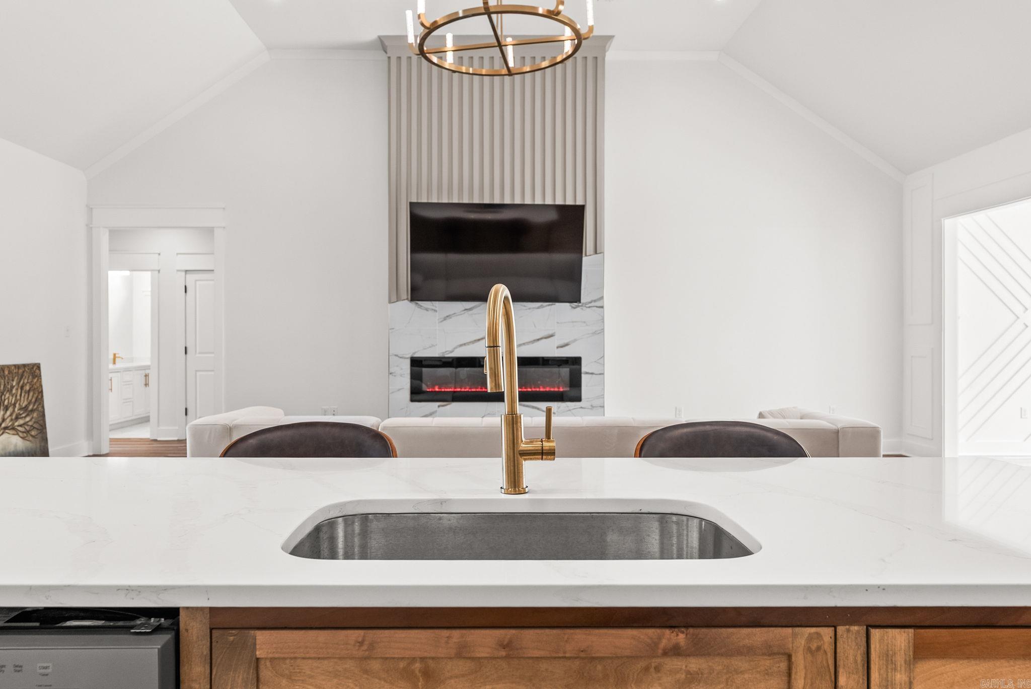 1008 Sussix Loop Property Photo 15