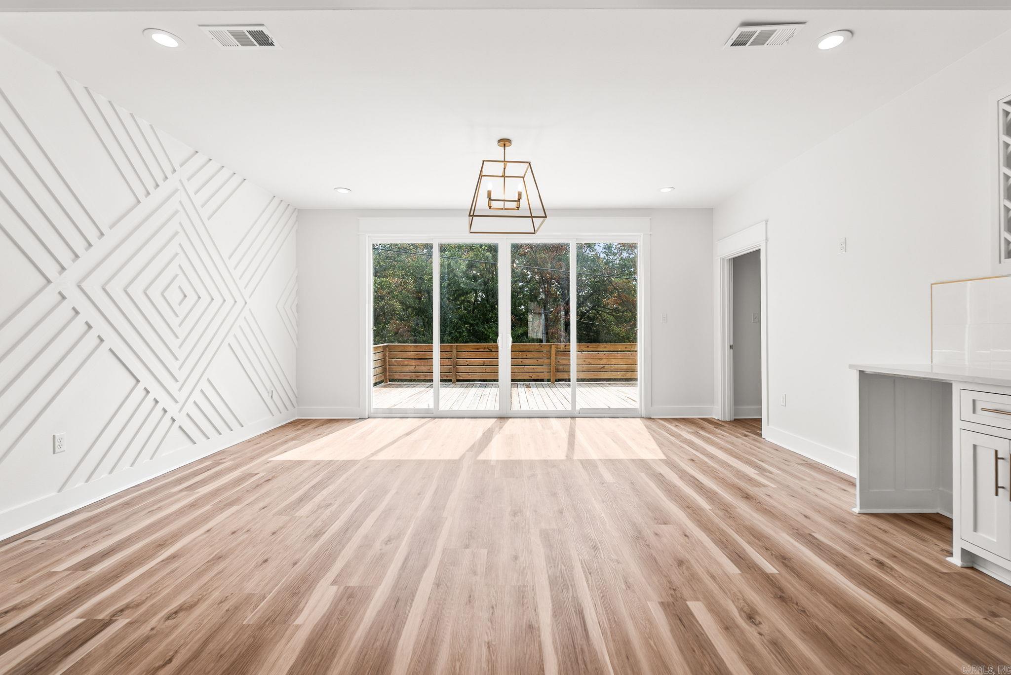 1008 Sussix Loop Property Photo 17