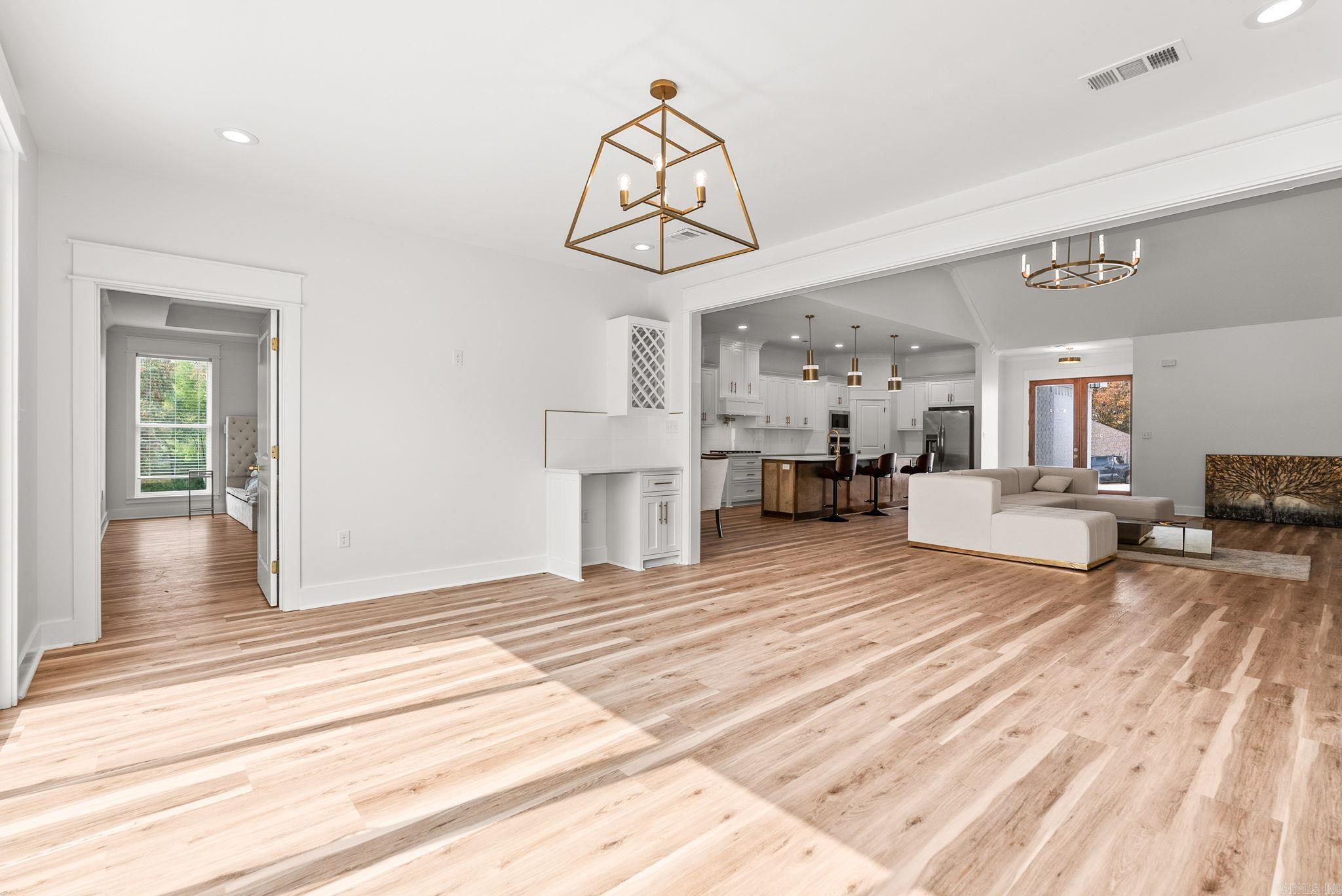 1008 Sussix Loop Property Photo 18