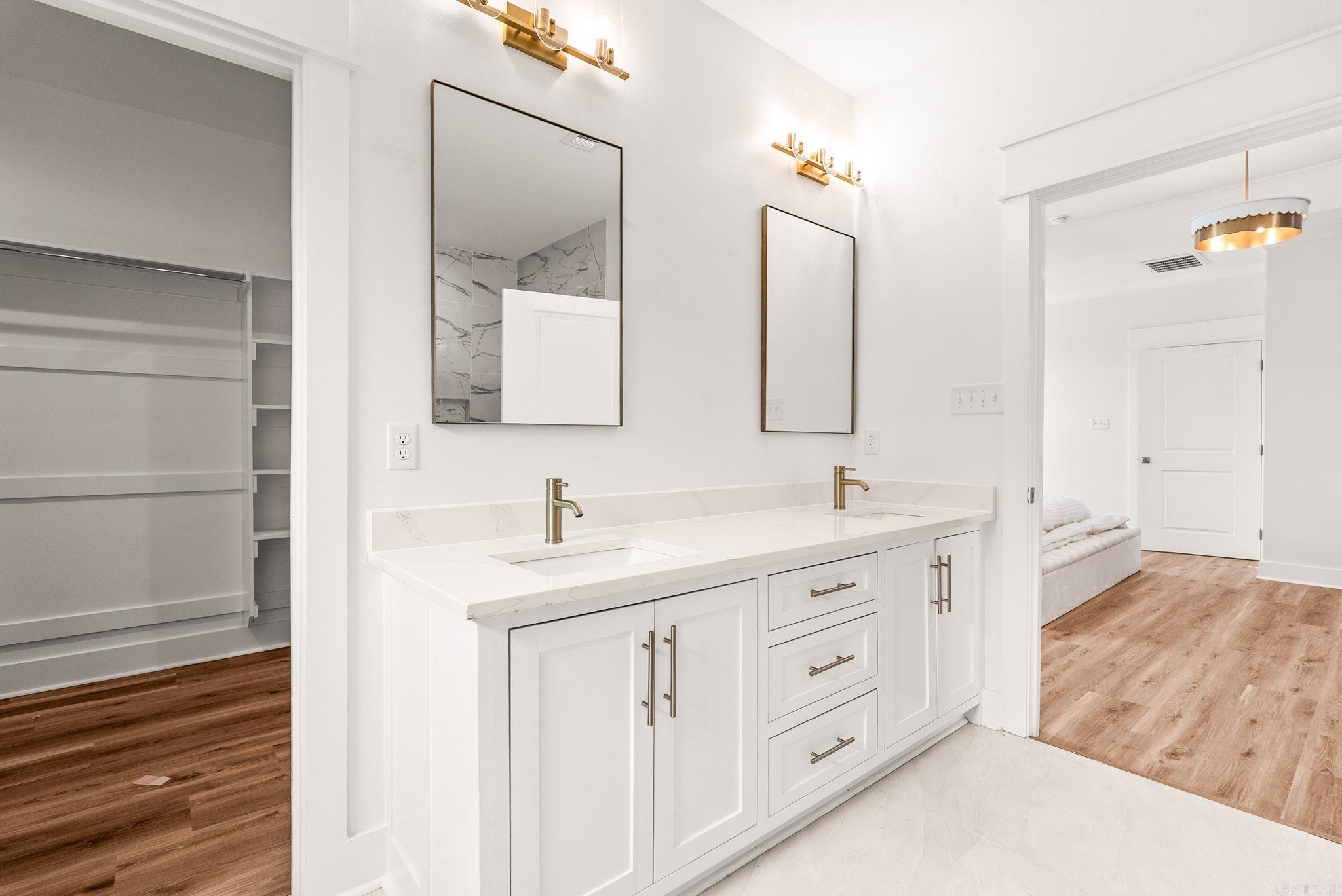1008 Sussix Loop Property Photo 30