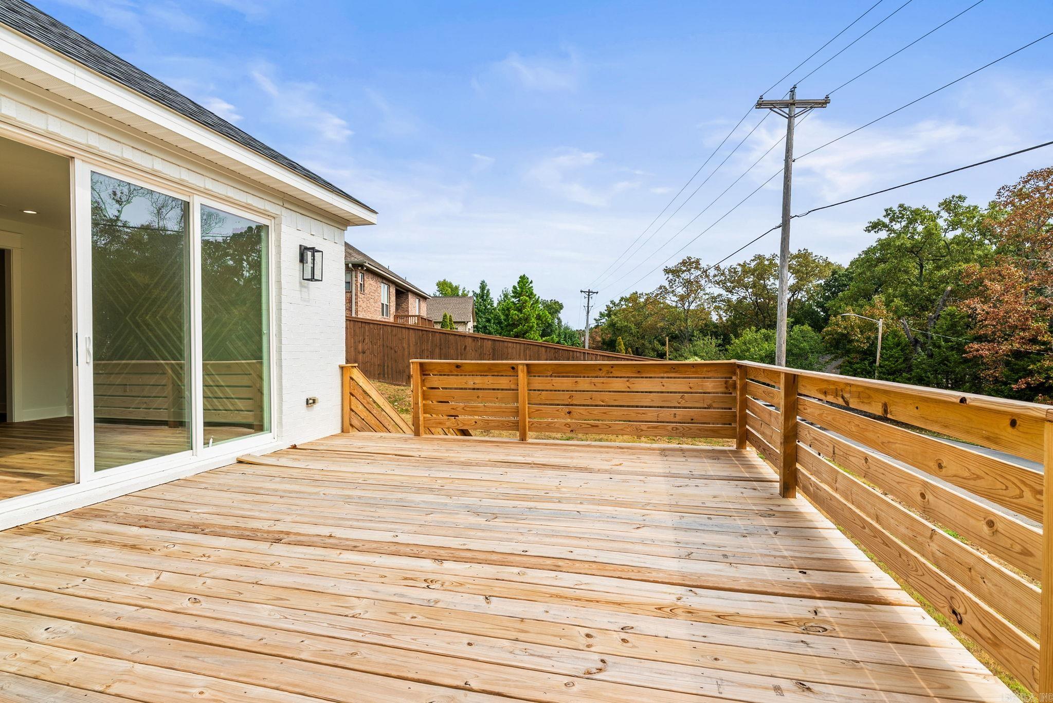 1008 Sussix Loop Property Photo 36