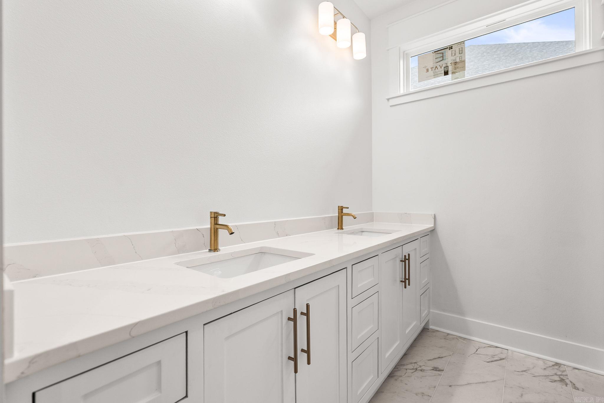 1008 Sussix Loop Property Photo 39