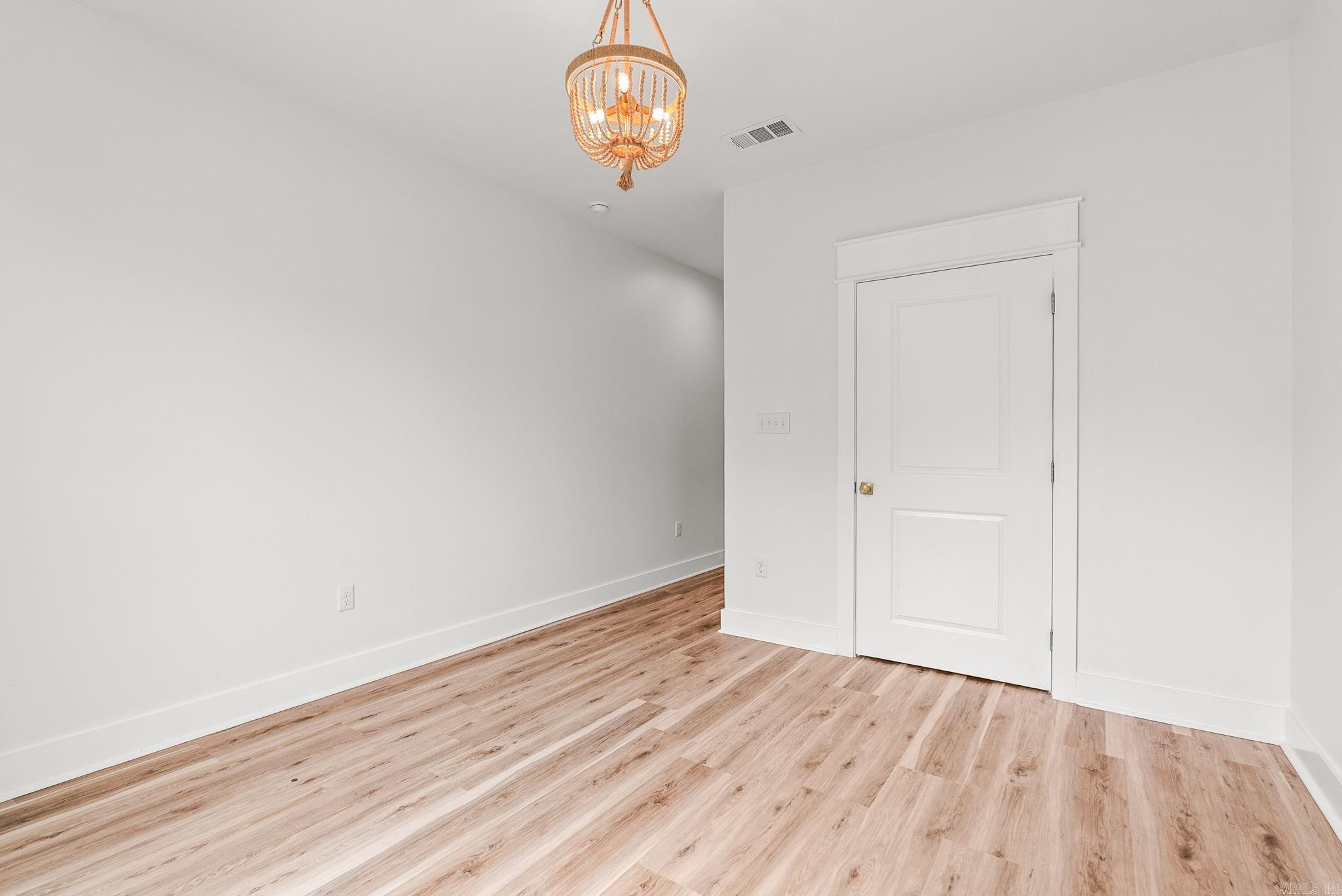1008 Sussix Loop Property Photo 42
