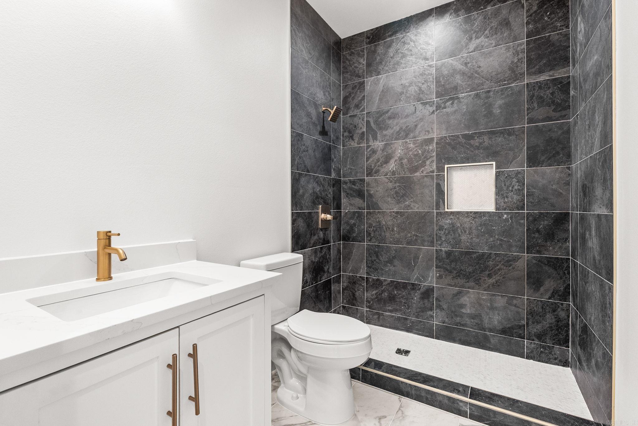 1008 Sussix Loop Property Photo 43