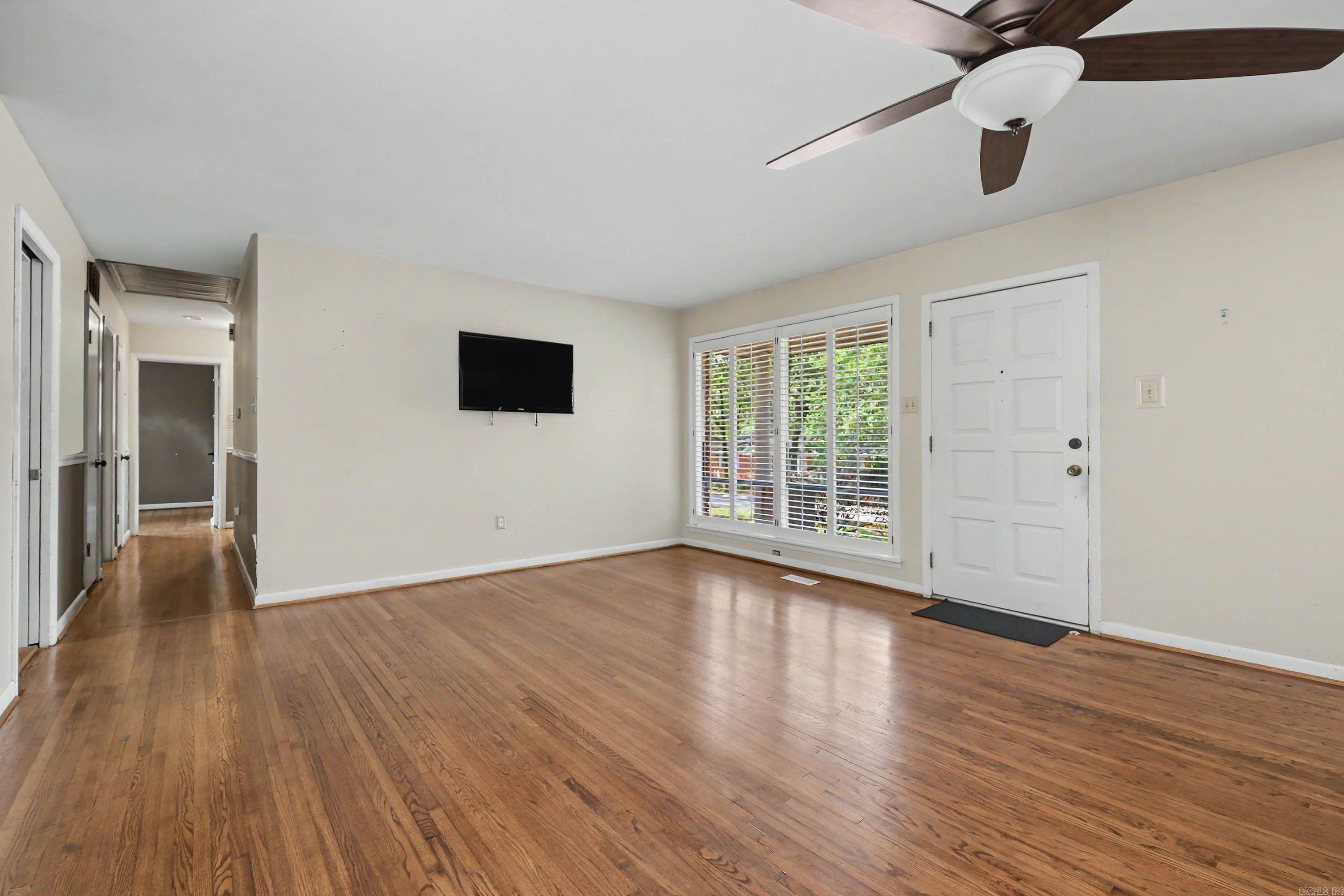 5104 N Cedar Property Photo 5