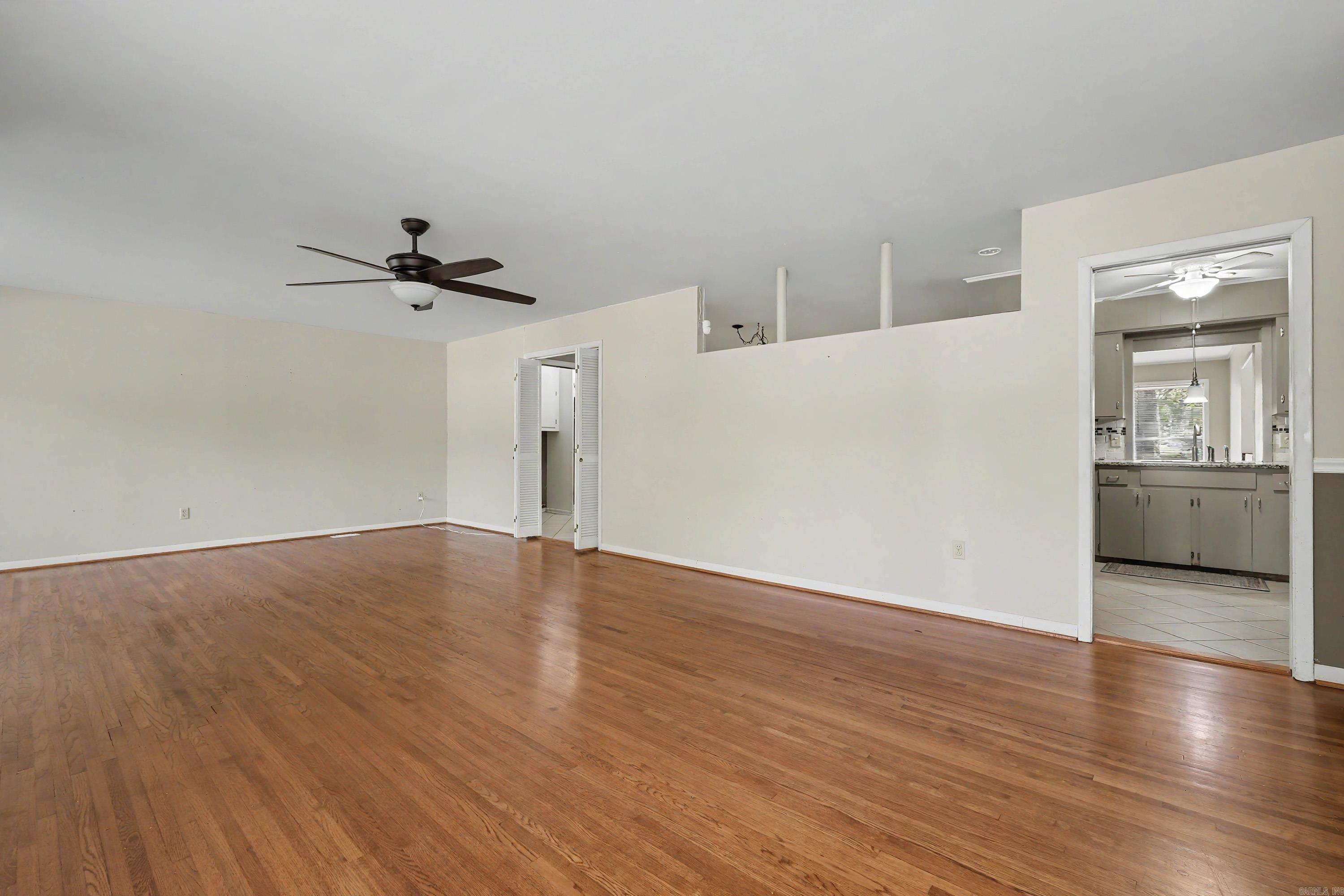5104 N Cedar Property Photo 6