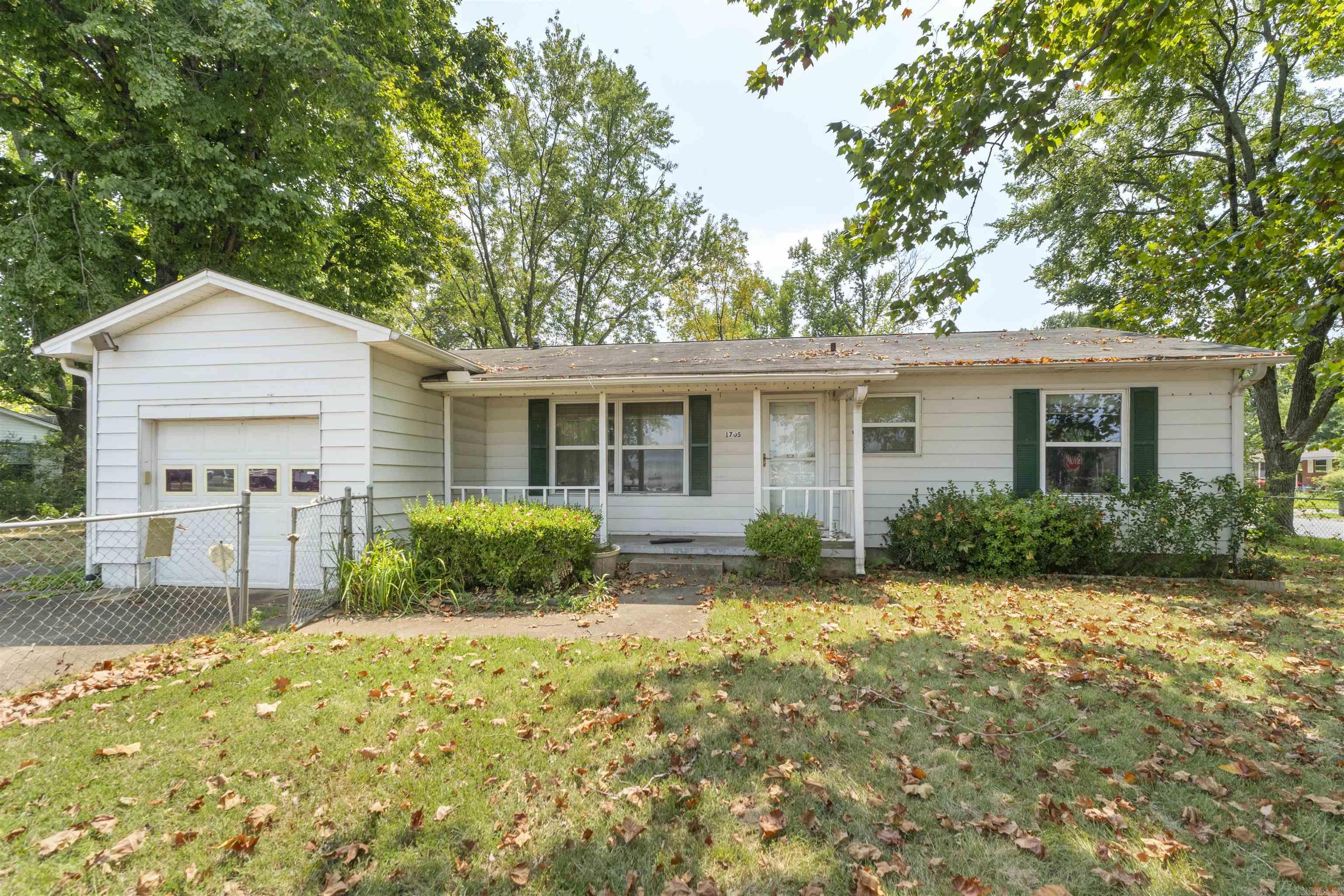 1705 School Drive Property Photo 2