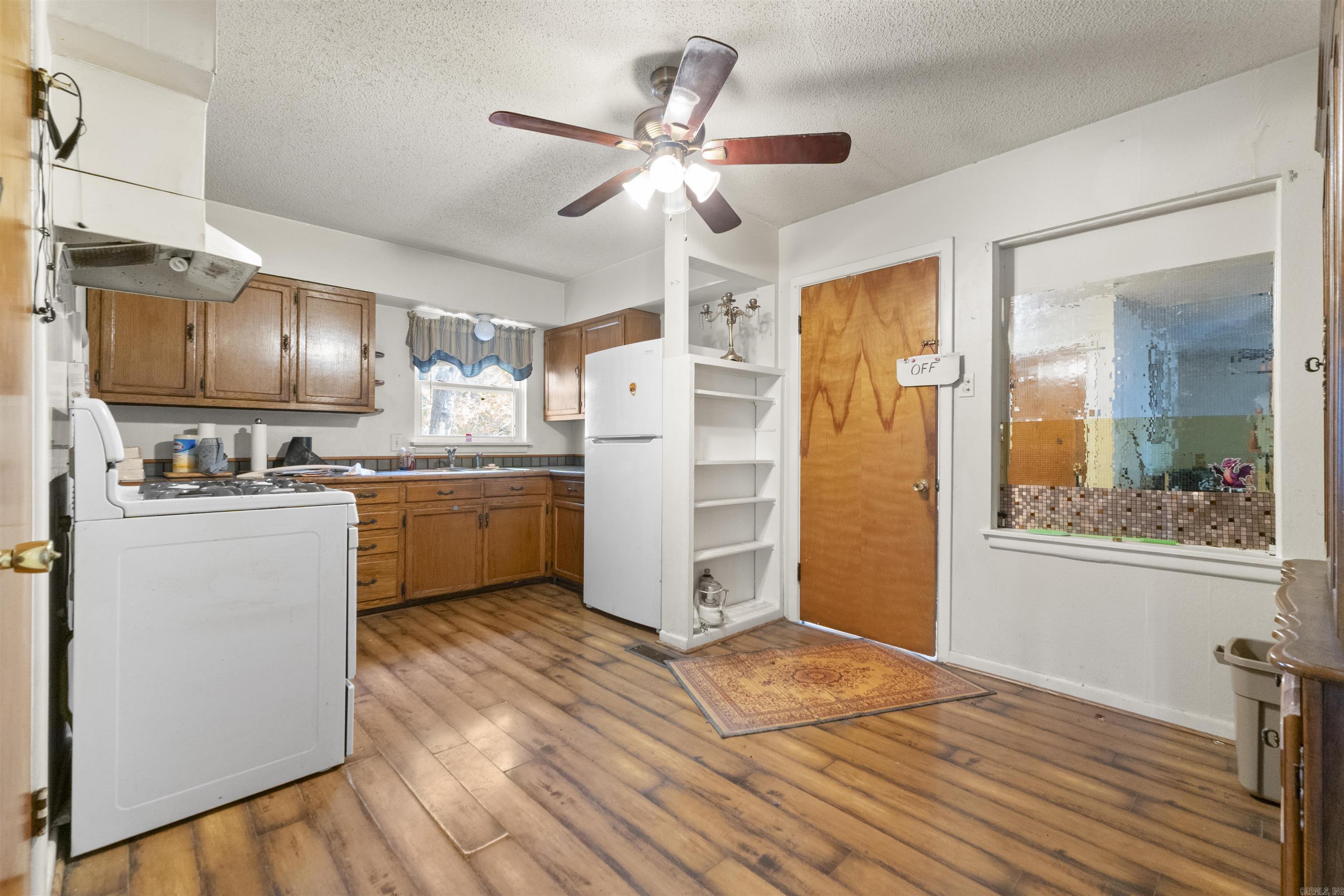 1705 School Drive Property Photo 9