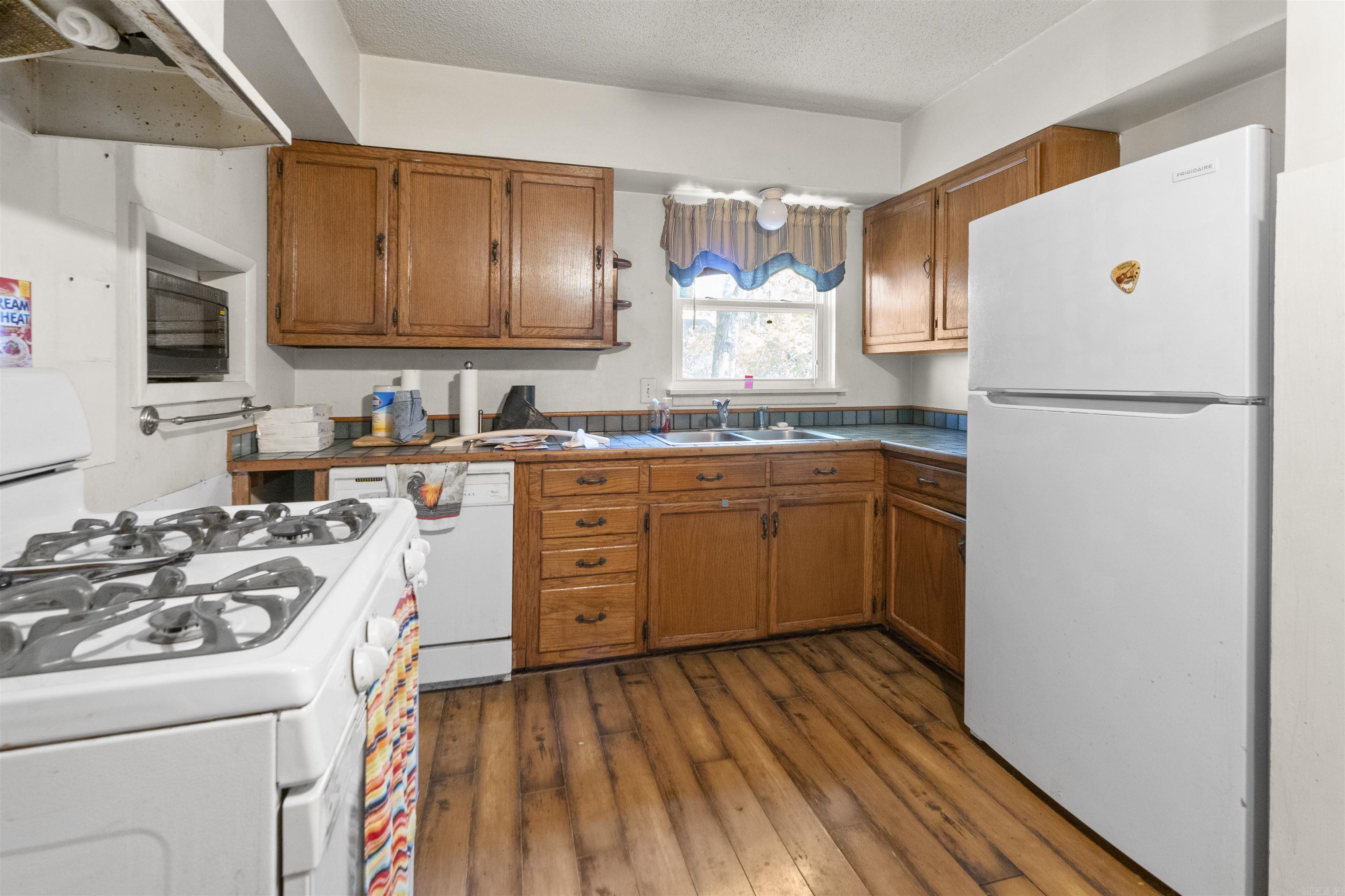 1705 School Drive Property Photo 10