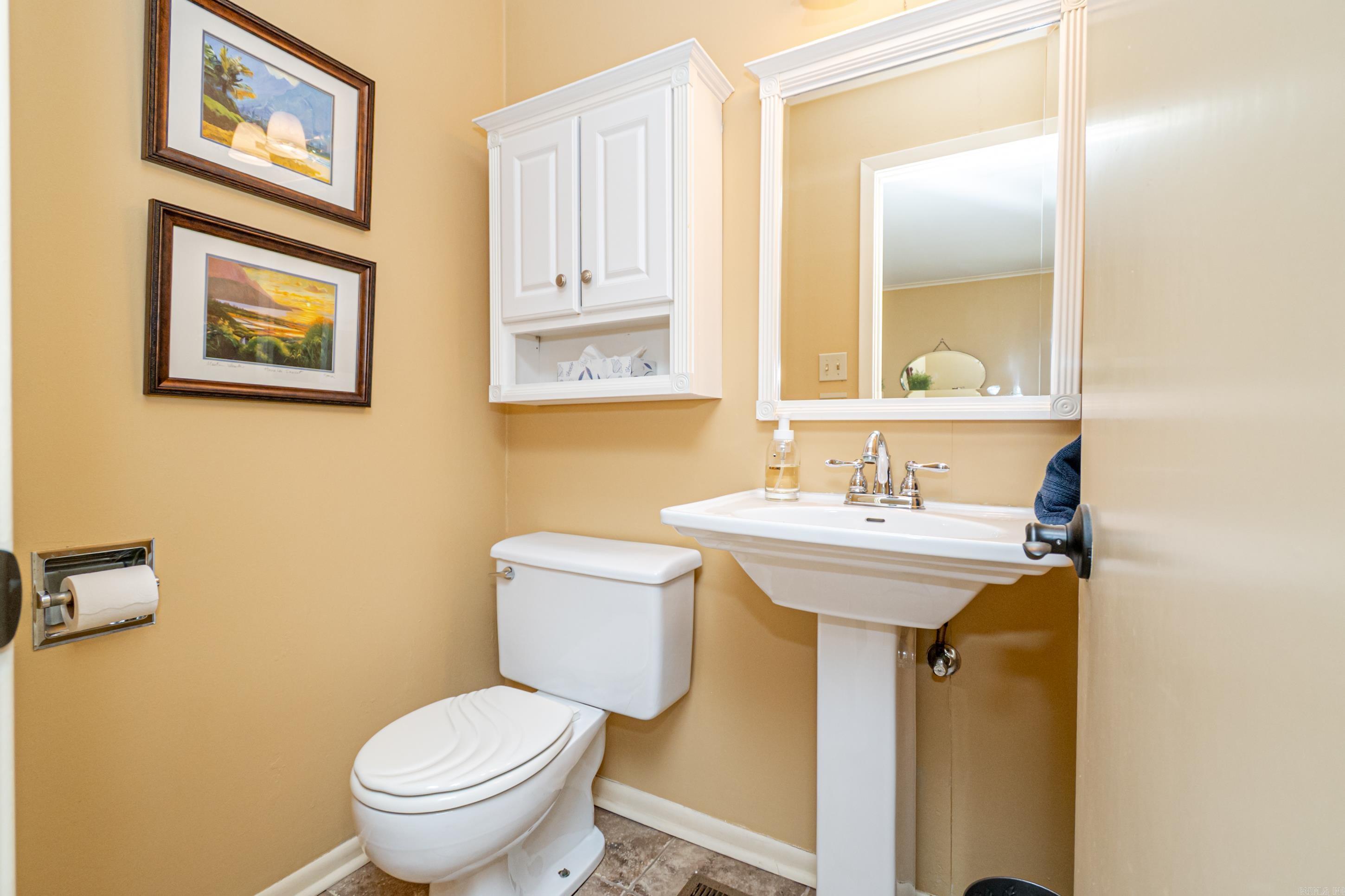 1633 Park Ln Property Photo 24