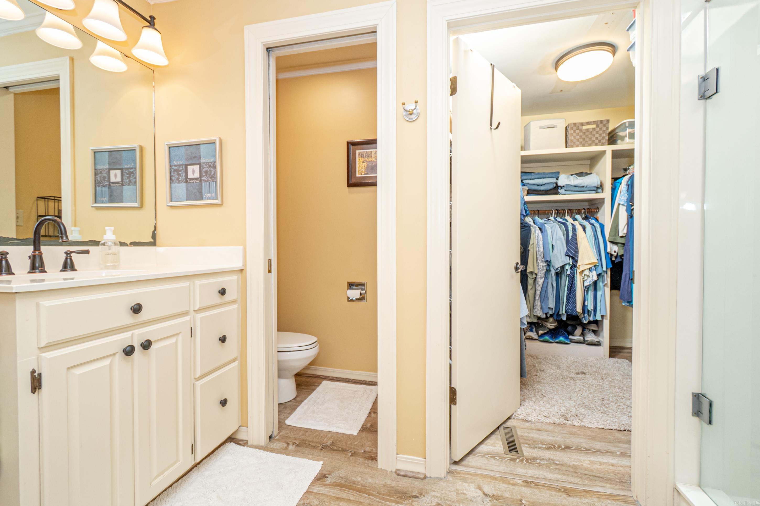 1633 Park Ln Property Photo 31