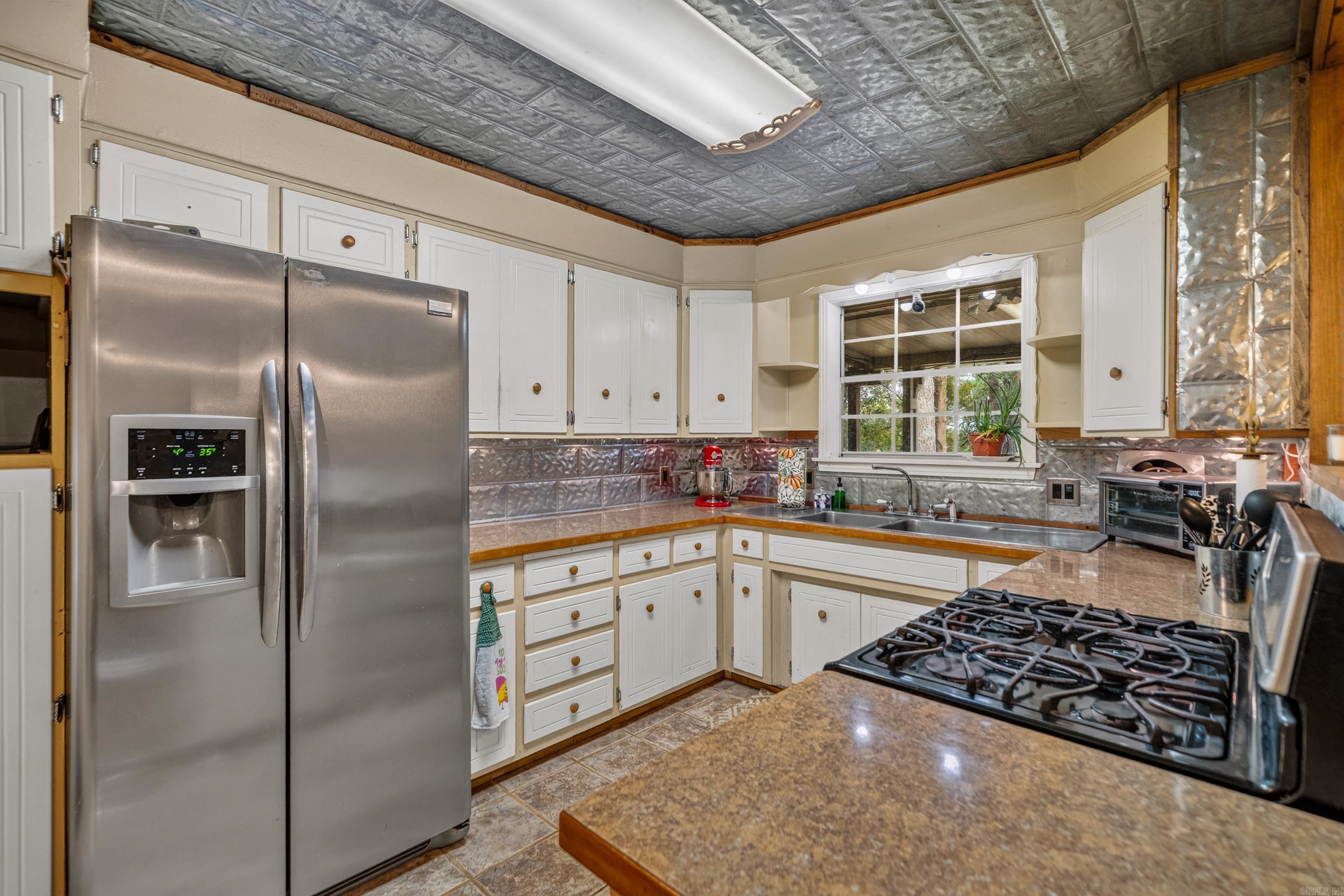 611 Ridgeview Street Property Photo 6