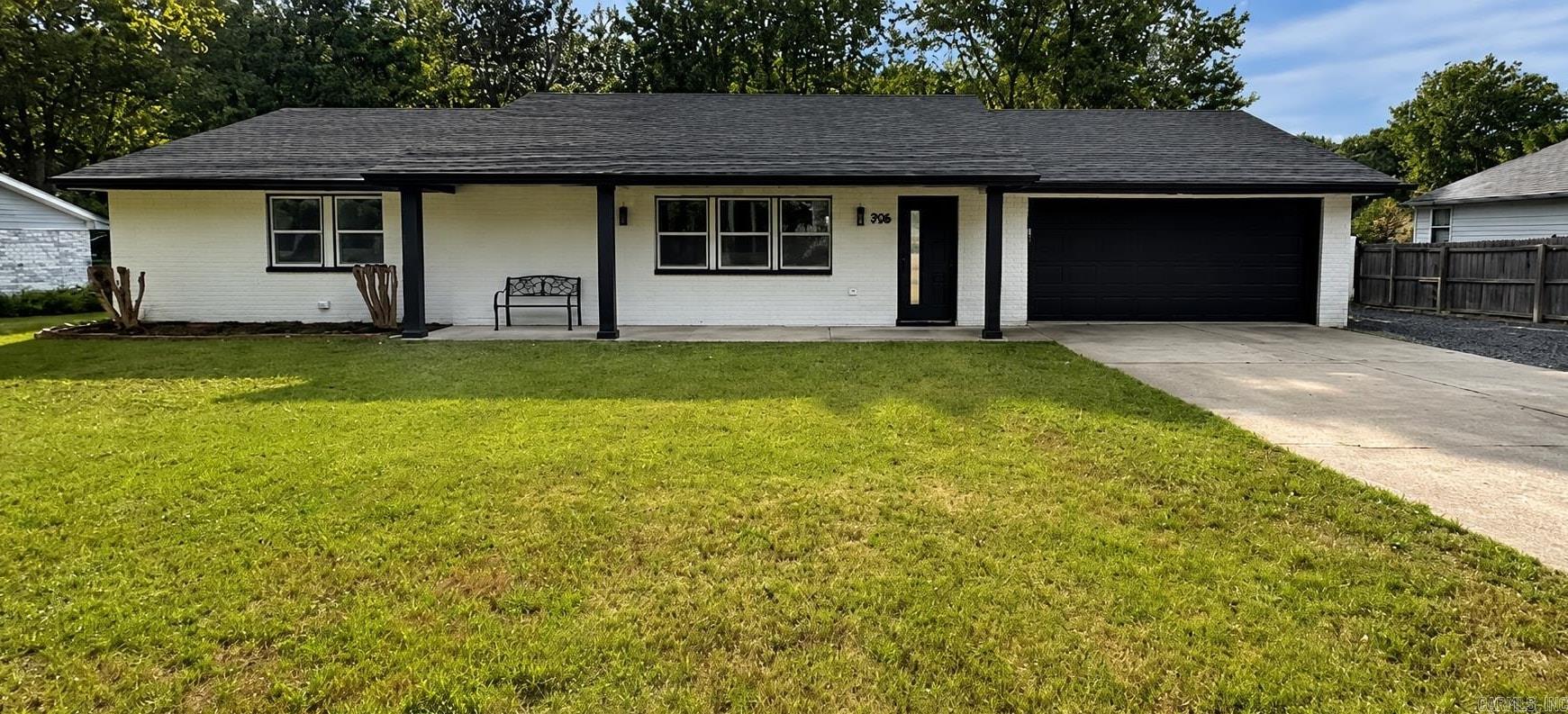 306 Gary Drive Property Photo 1