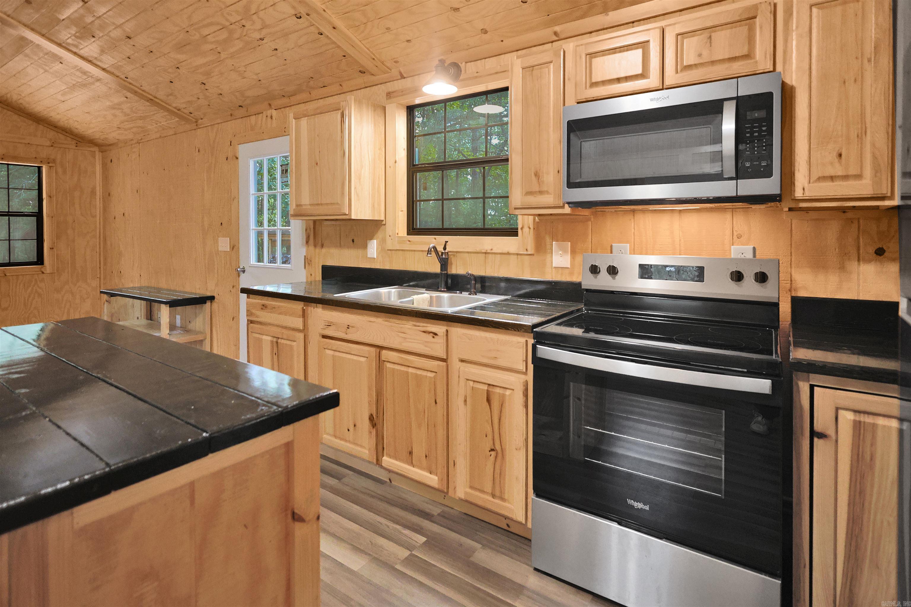 2894 Southfork Road Property Photo 5
