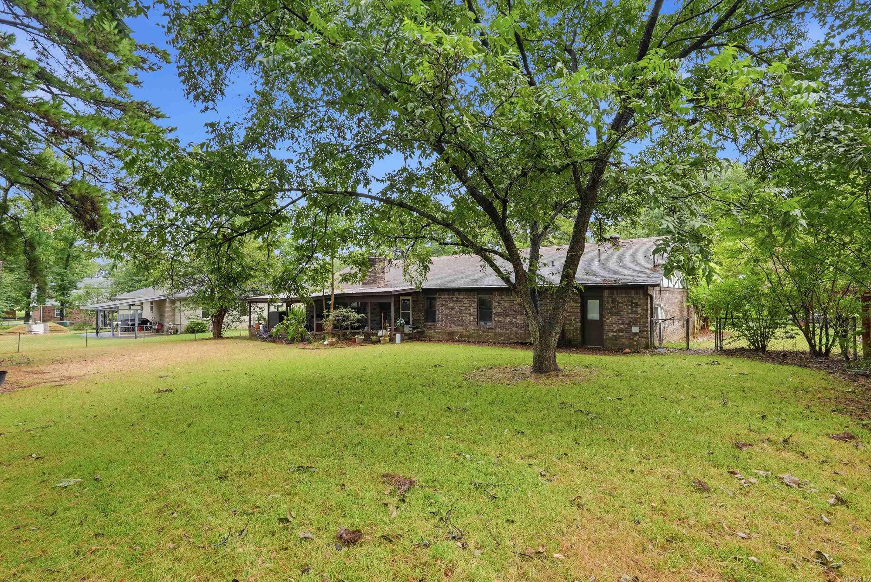 5 Club Rd Property Photo 36
