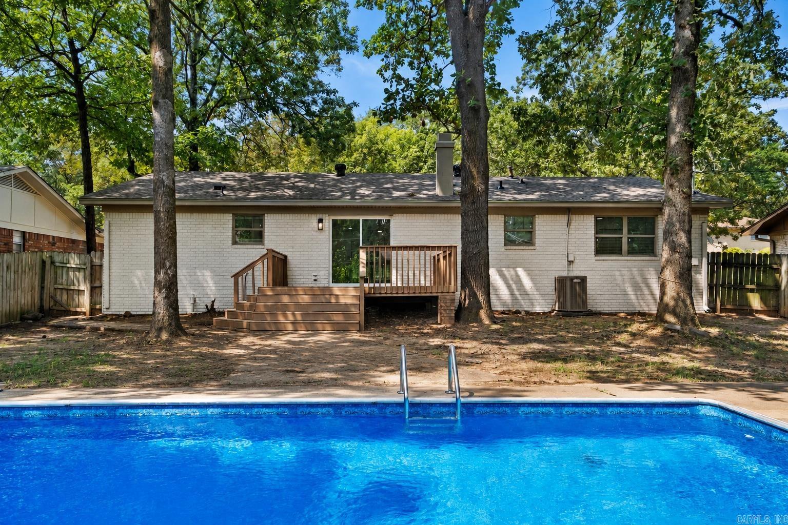 8806 Oakhaven Drive Property Photo 2