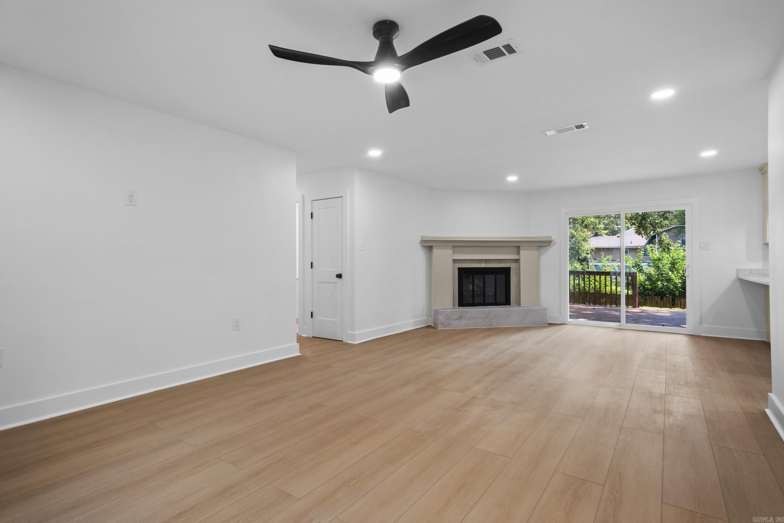 8806 Oakhaven Drive Property Photo 5