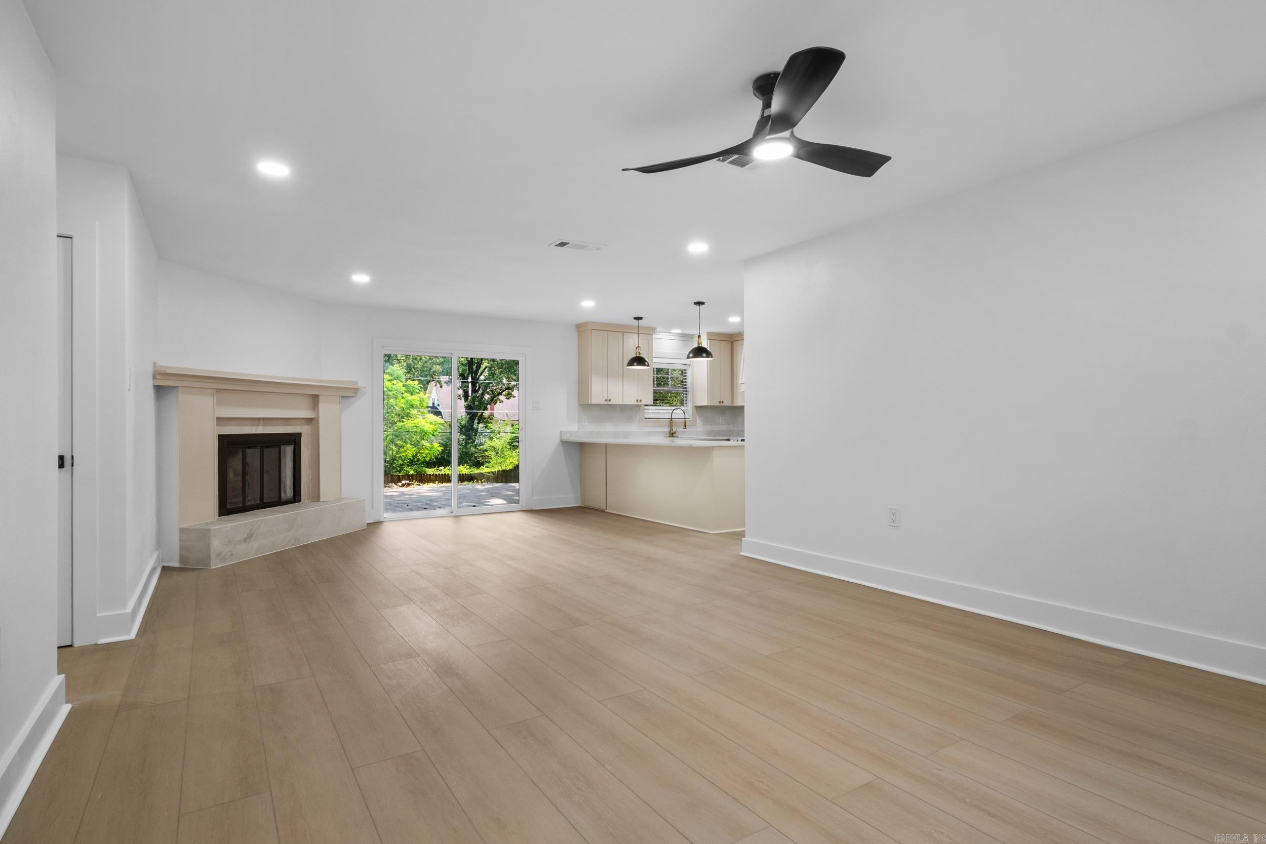 8806 Oakhaven Drive Property Photo 8