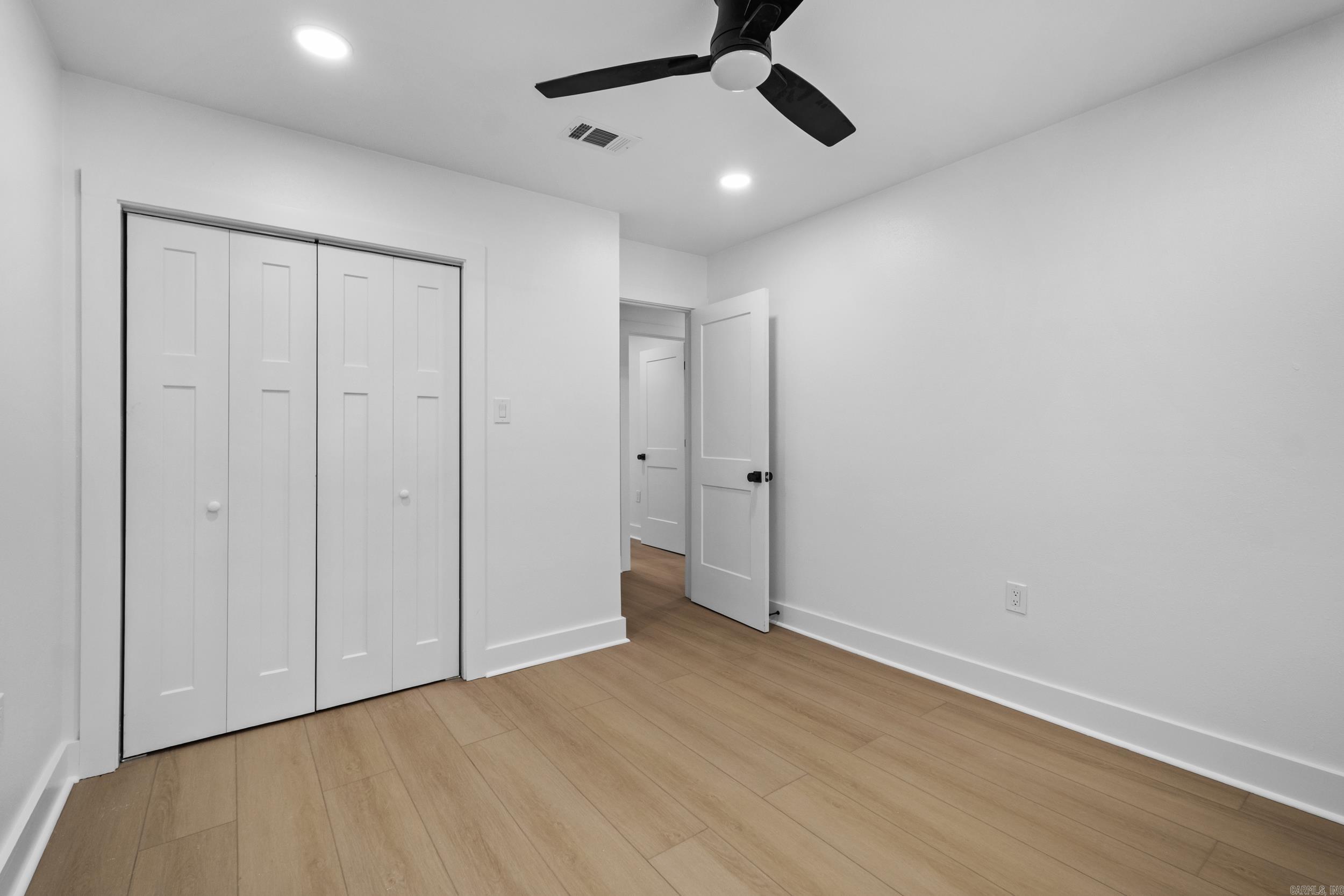 8806 Oakhaven Drive Property Photo 26