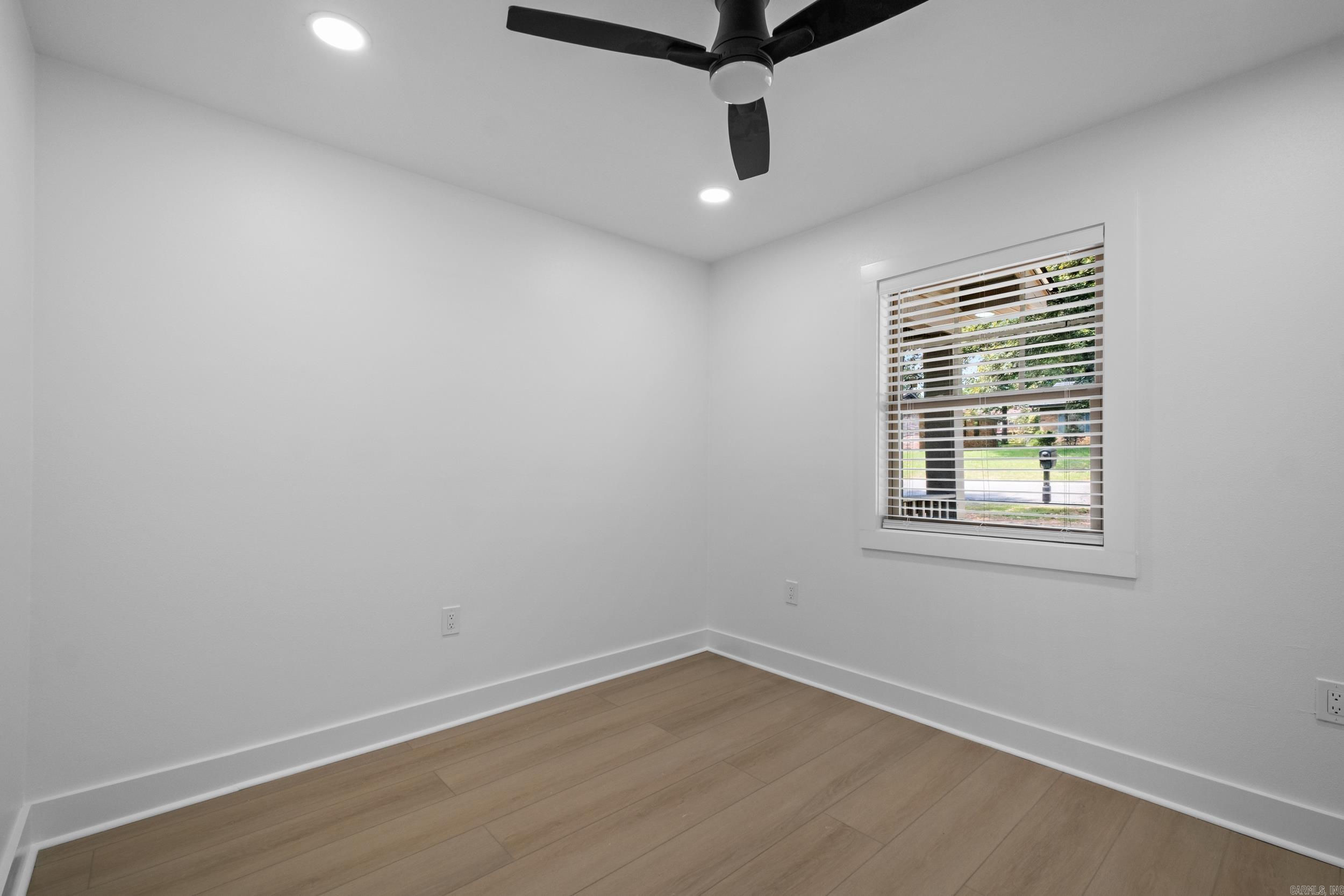 8806 Oakhaven Drive Property Photo 29