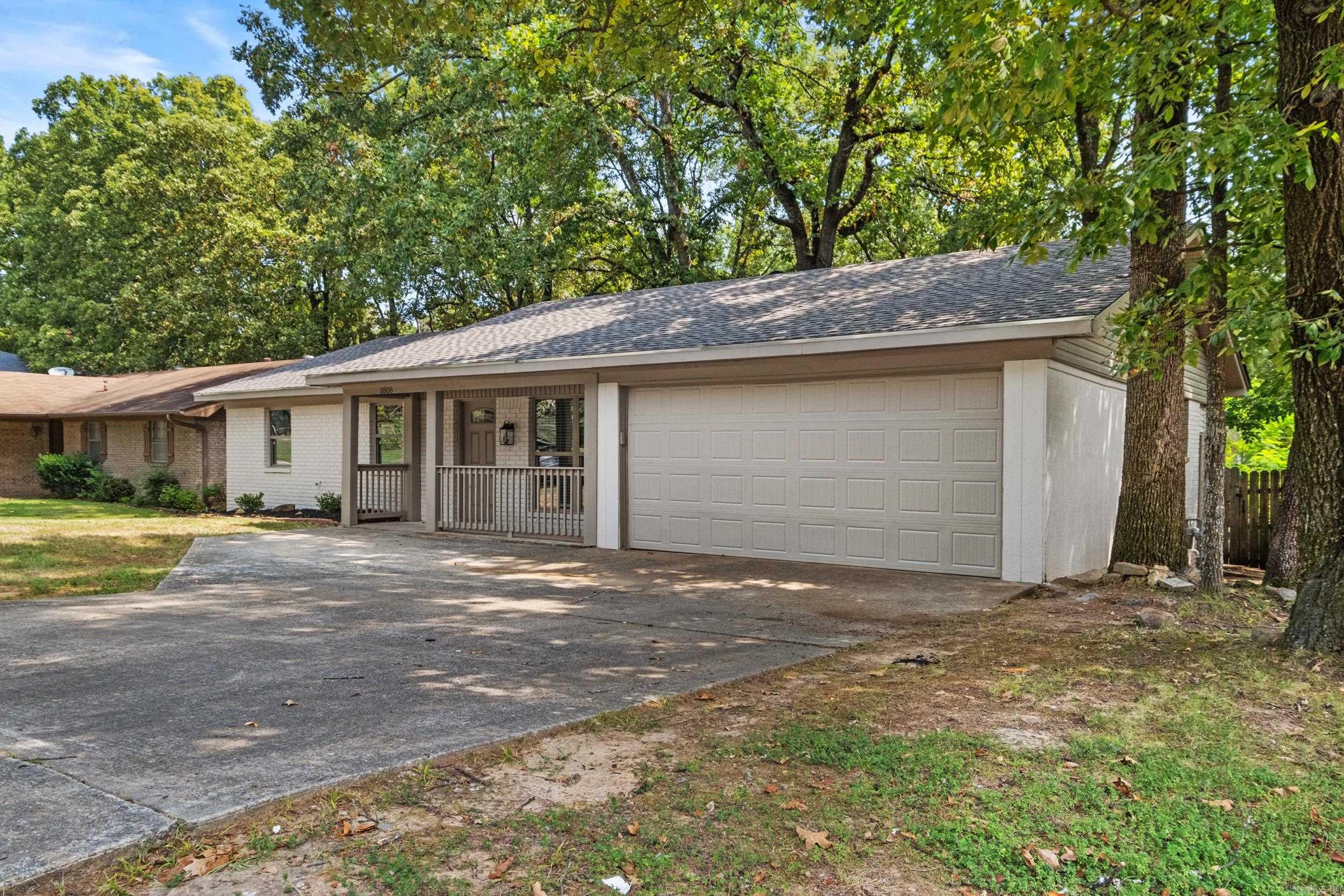 8806 Oakhaven Drive Property Photo 41