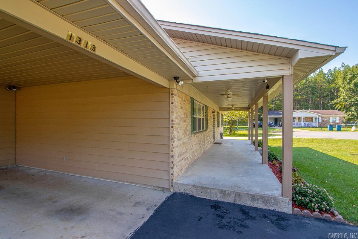 1313 Bayer Street Property Photo 4