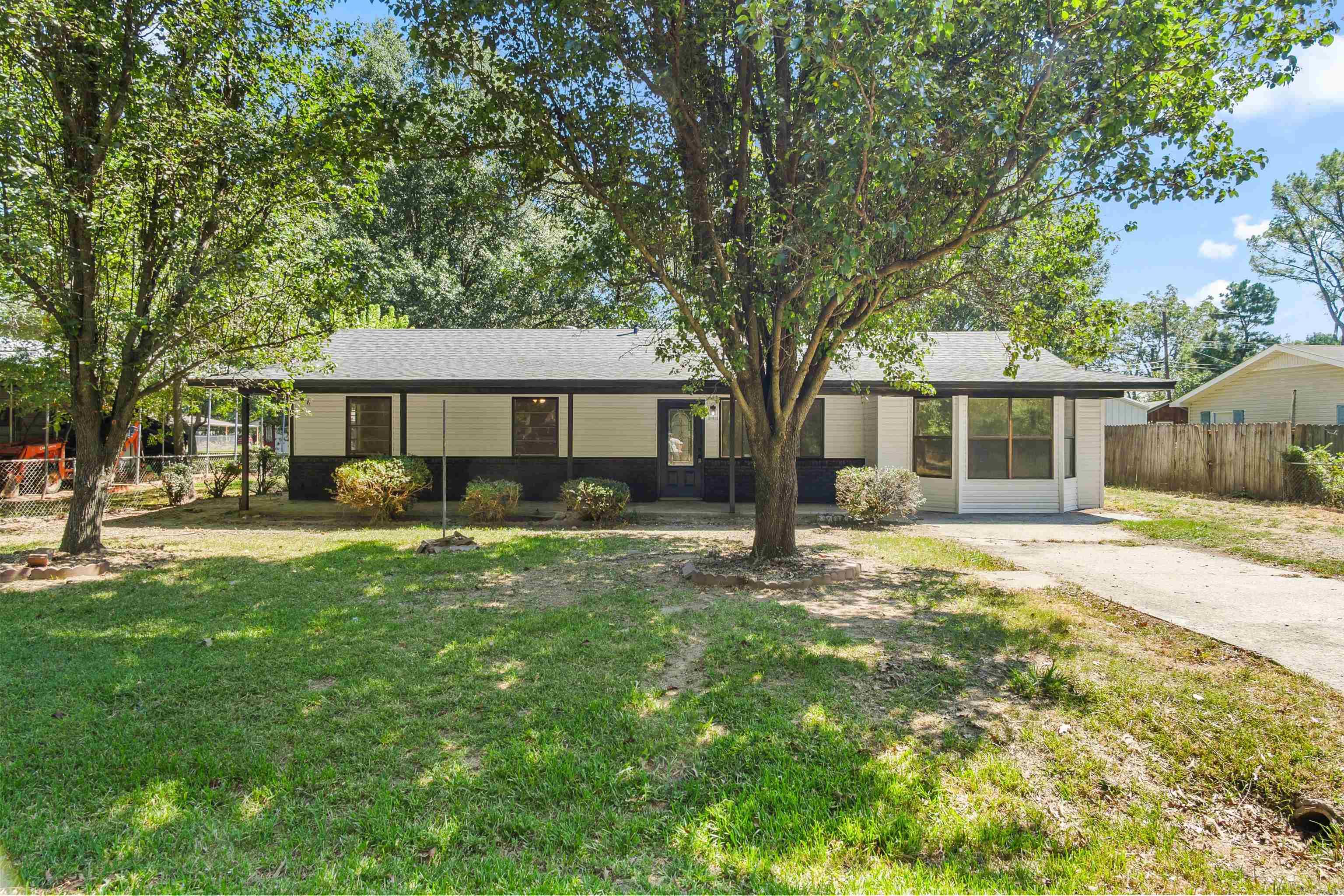 611 Fletcher Property Photo 1