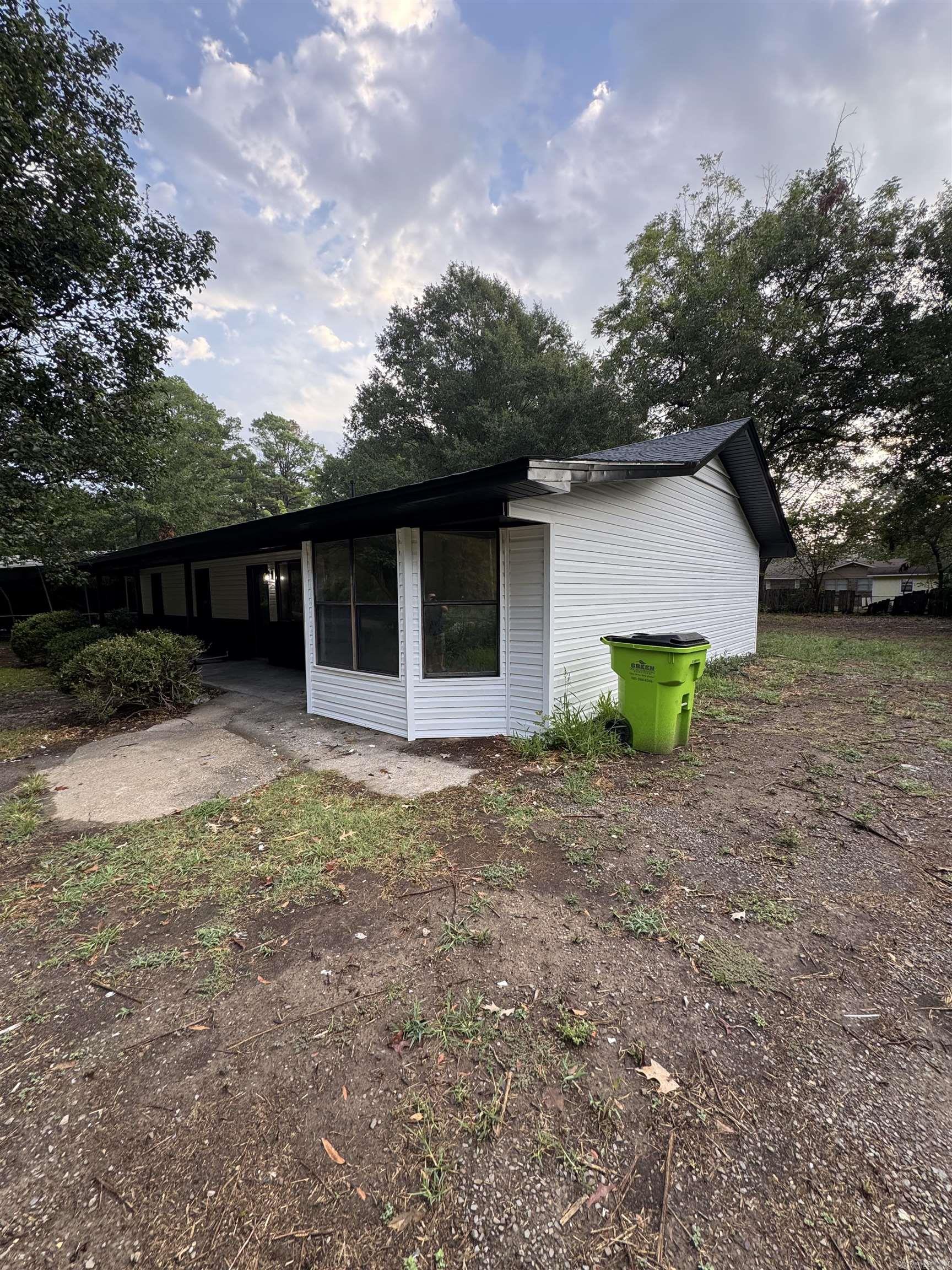 611 Fletcher Property Photo 3