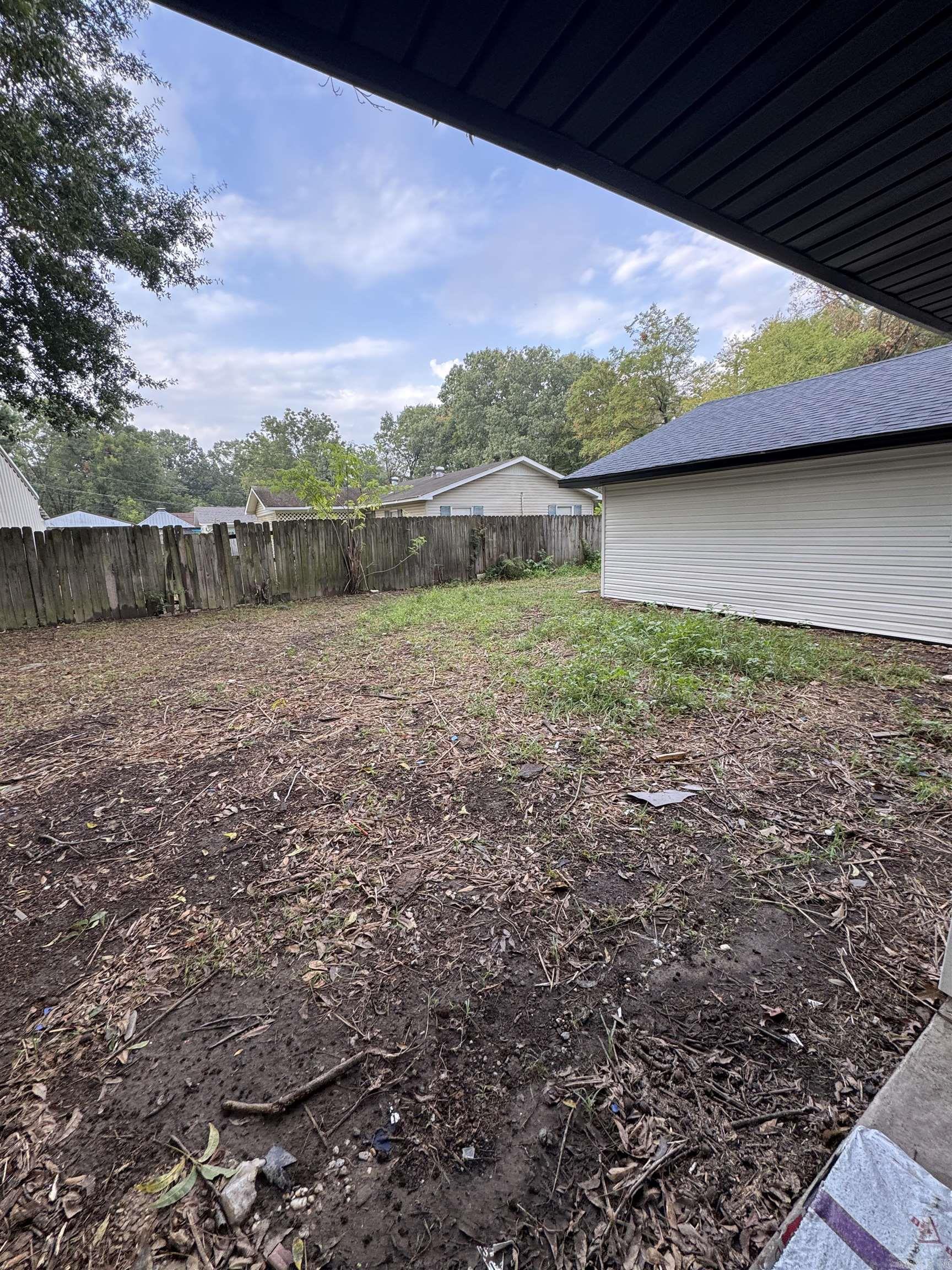 611 Fletcher Property Photo 6