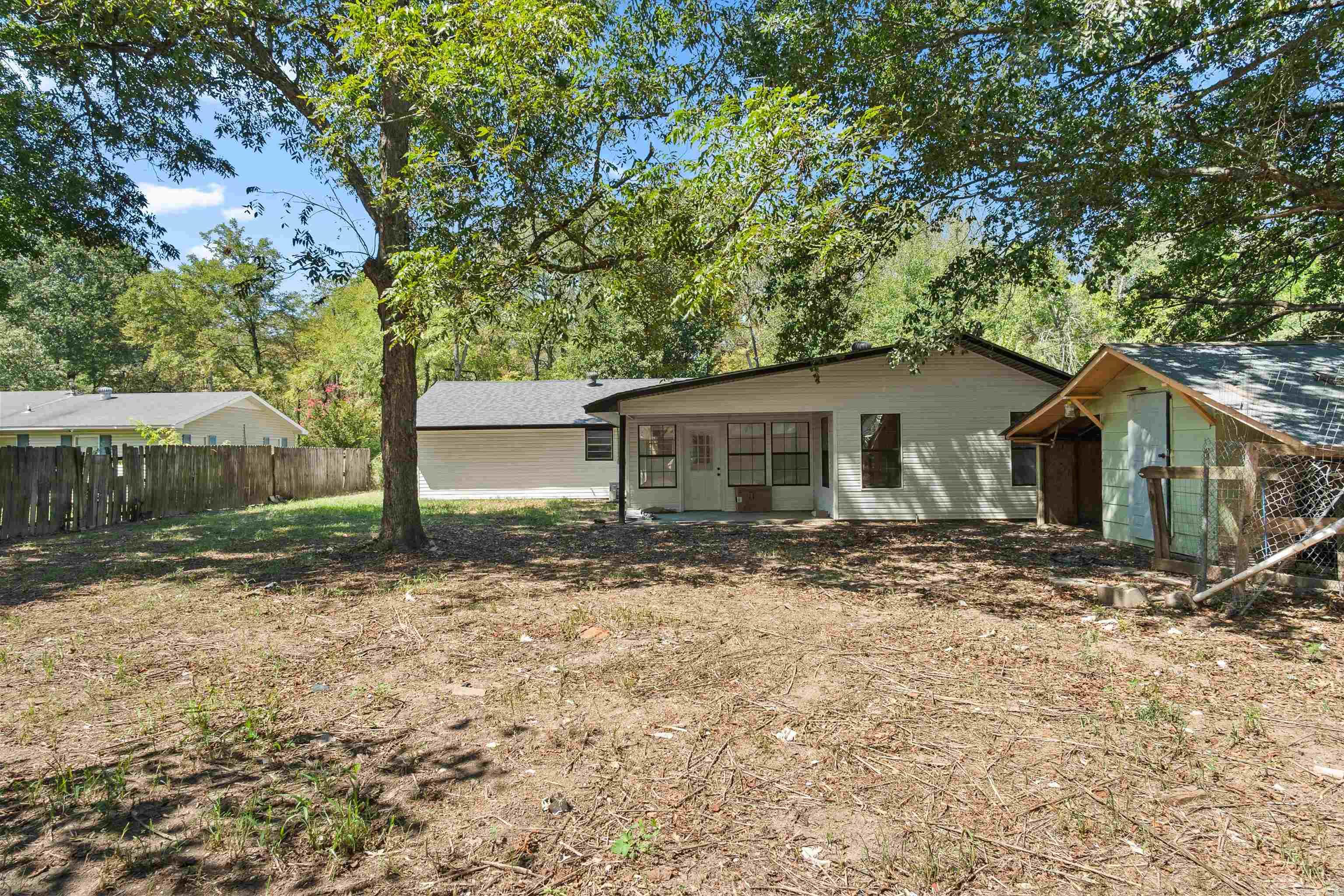 611 Fletcher Property Photo 6
