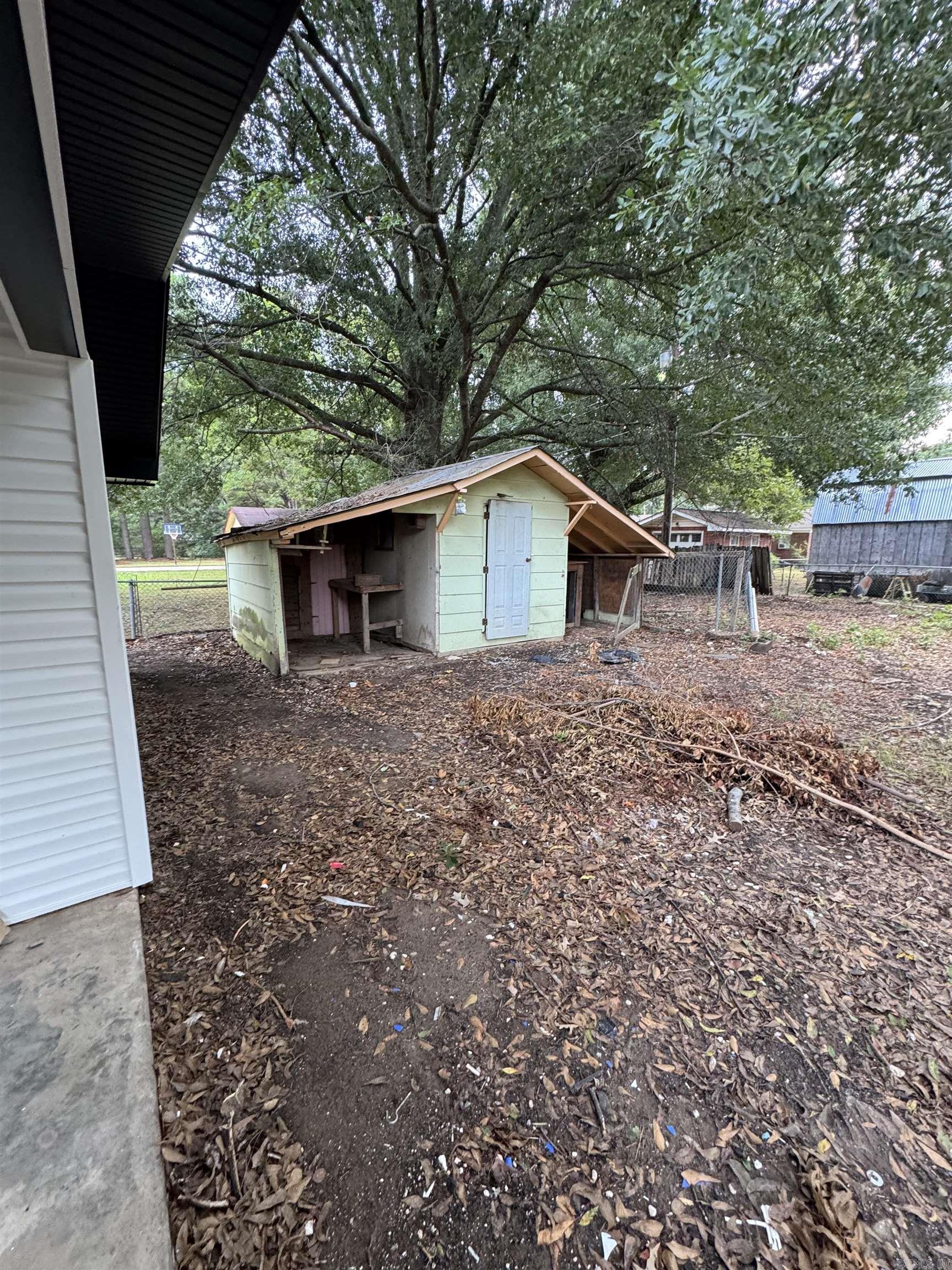 611 Fletcher Property Photo 7
