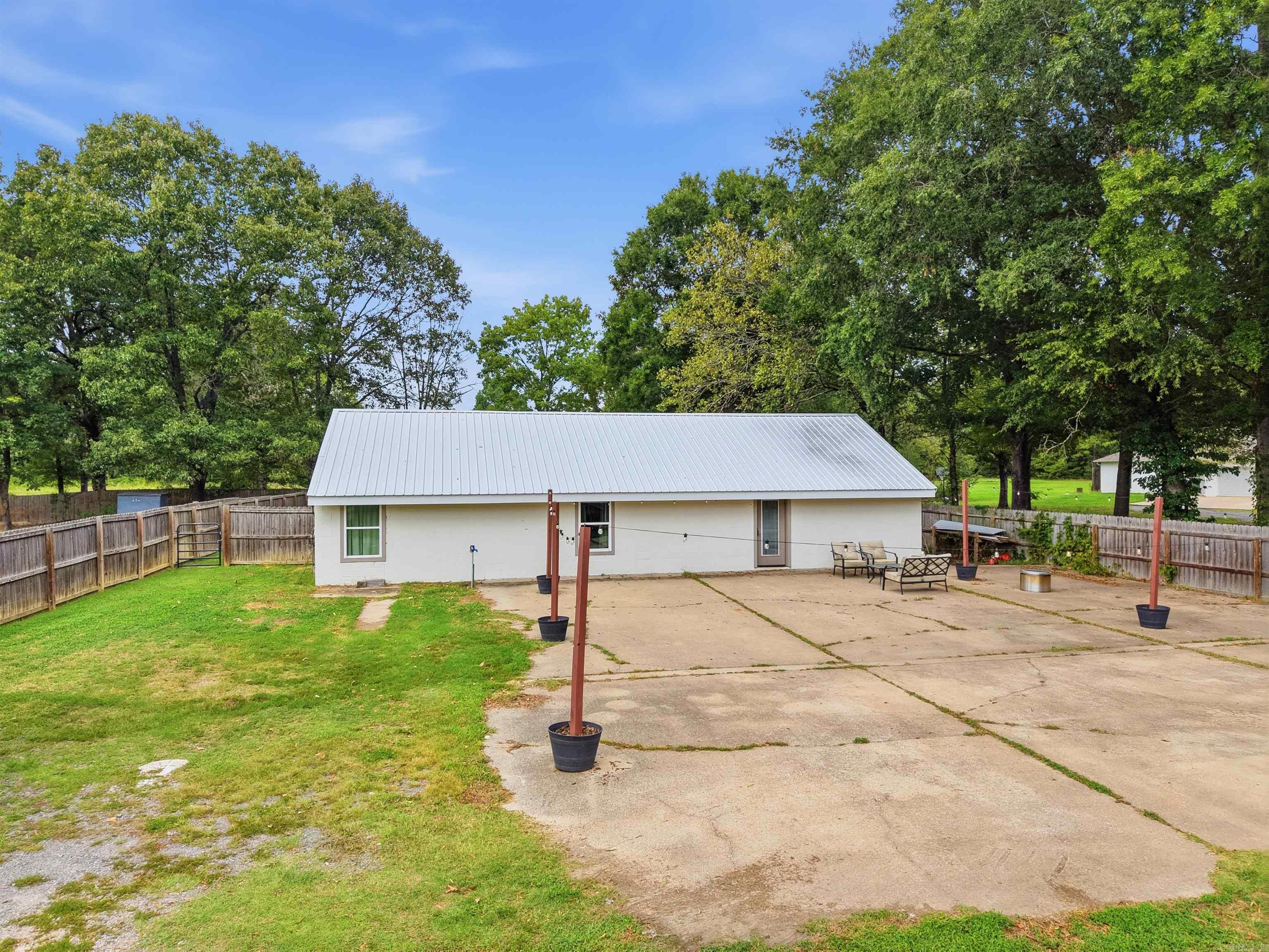39 N Coran Dr Property Photo 2