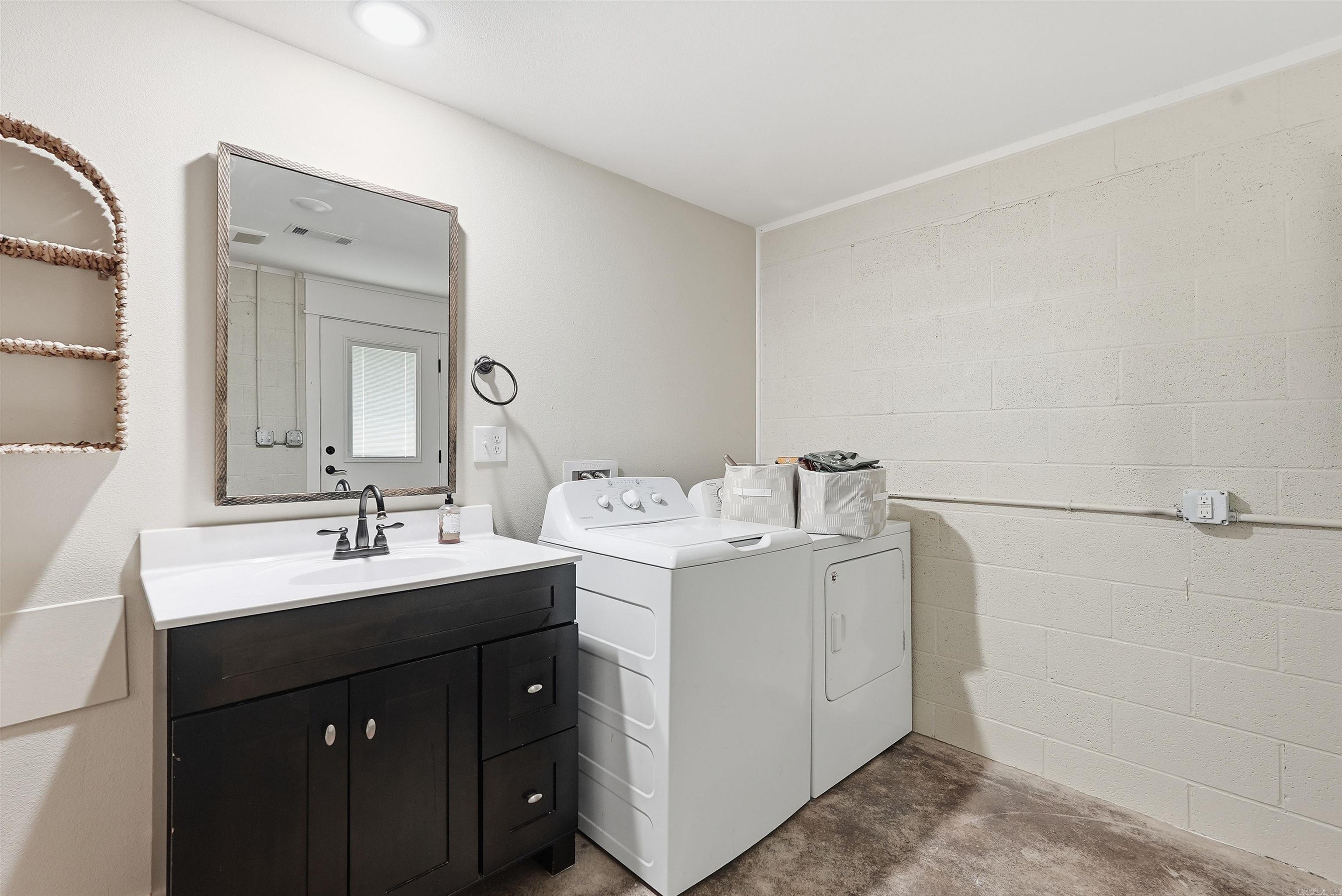 39 N Coran Dr Property Photo 25