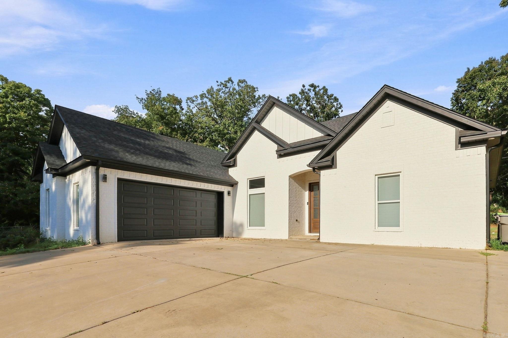 15612 Don Parker Drive Property Photo 2