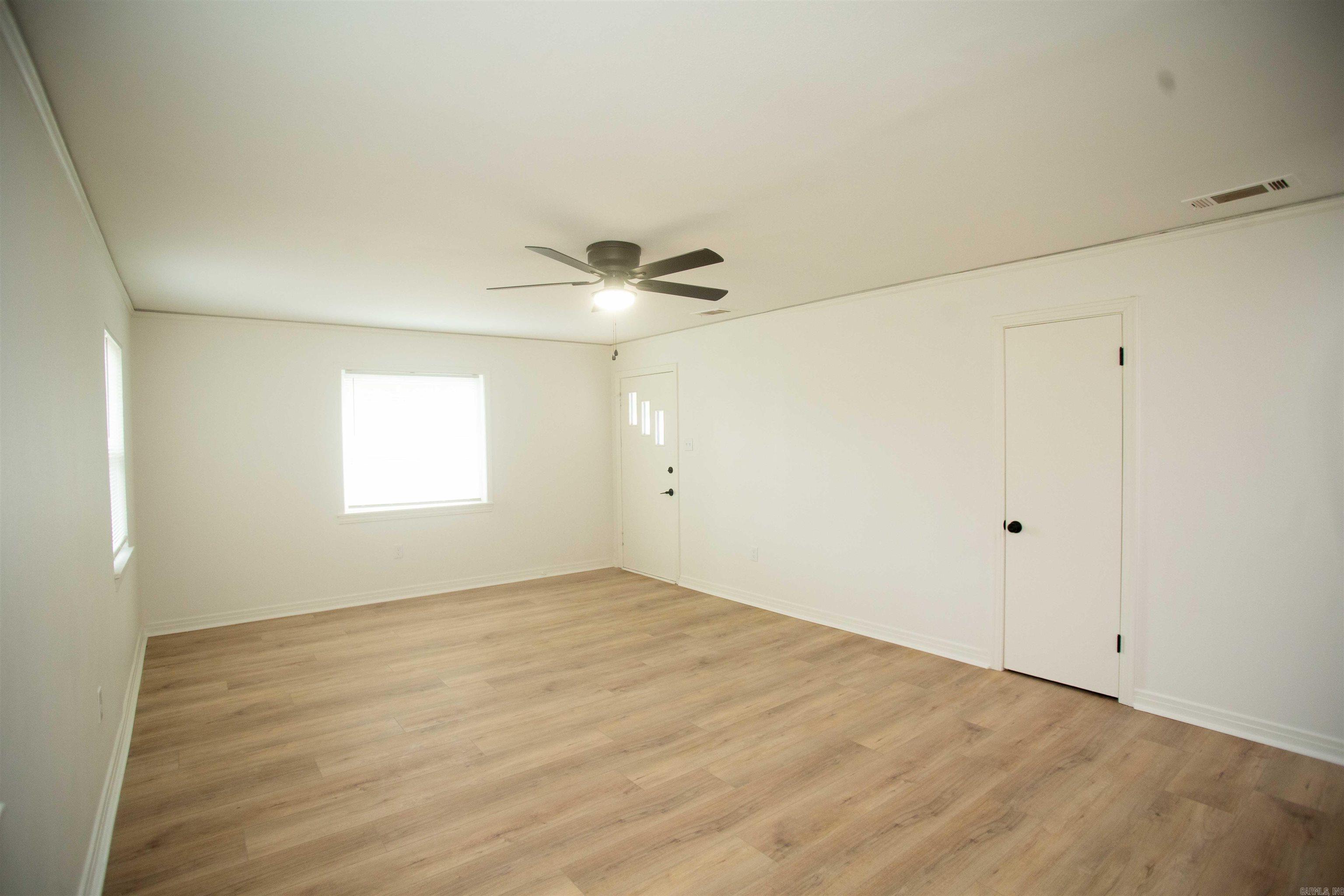 2000 S Harrison Street Property Photo 3