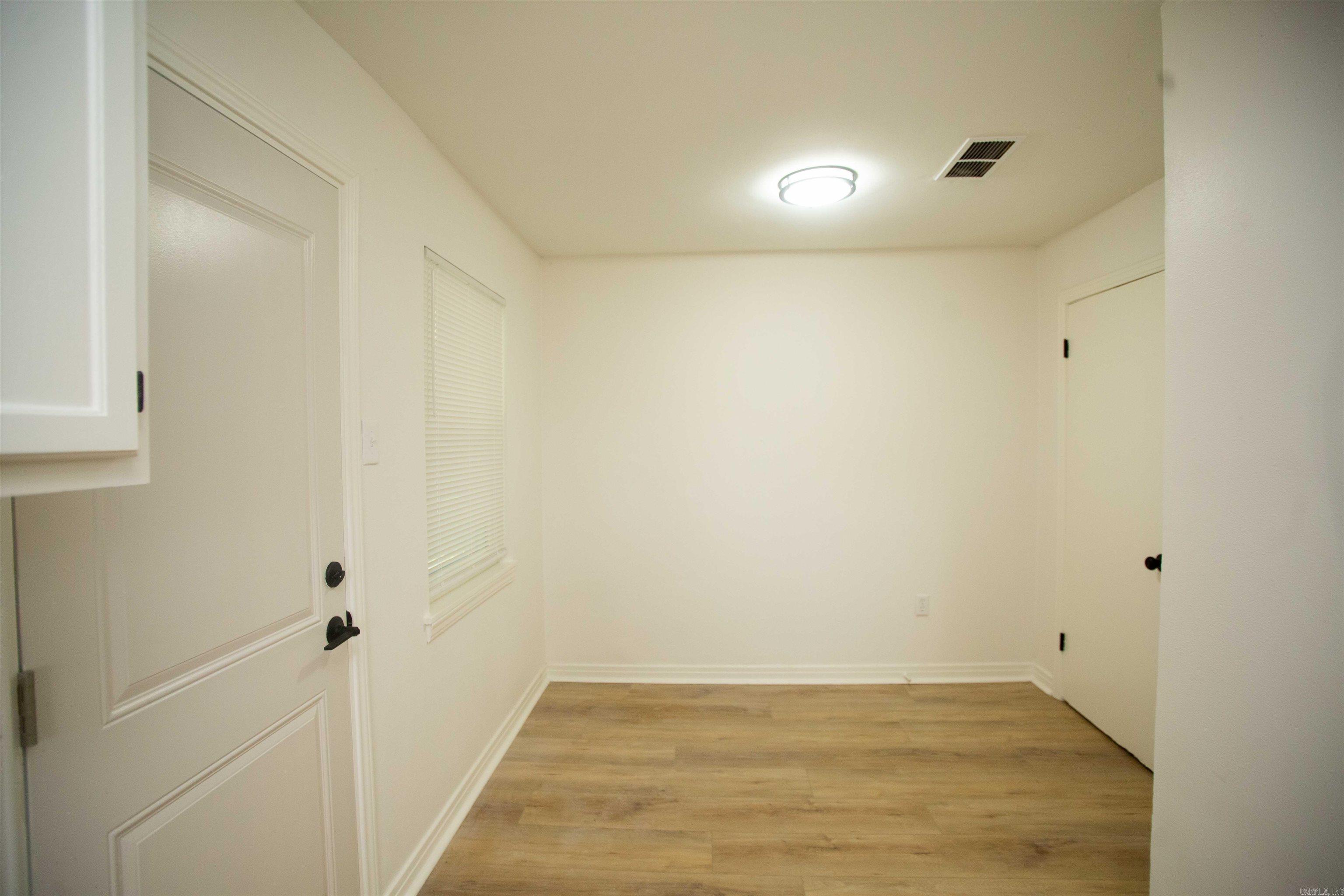 2000 S Harrison Street Property Photo 8