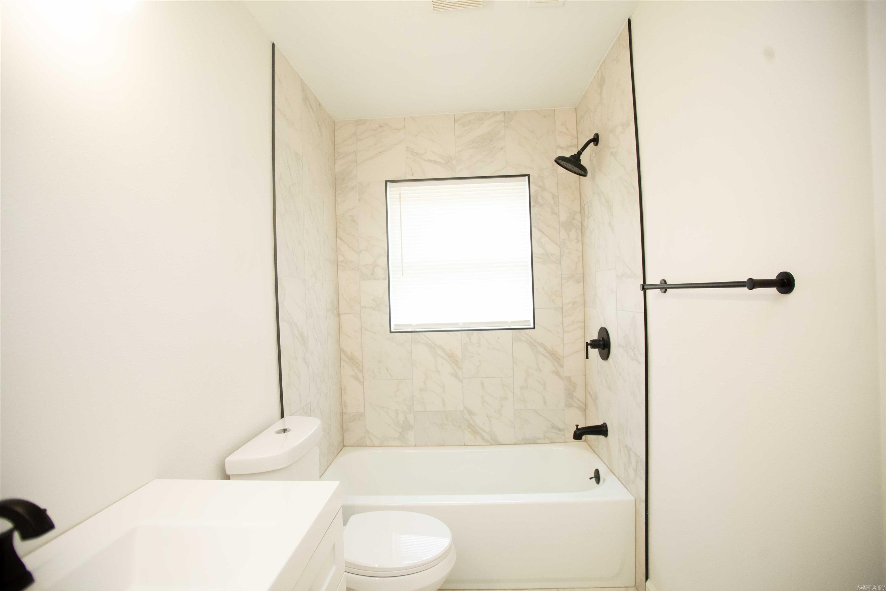 2000 S Harrison Street Property Photo 10