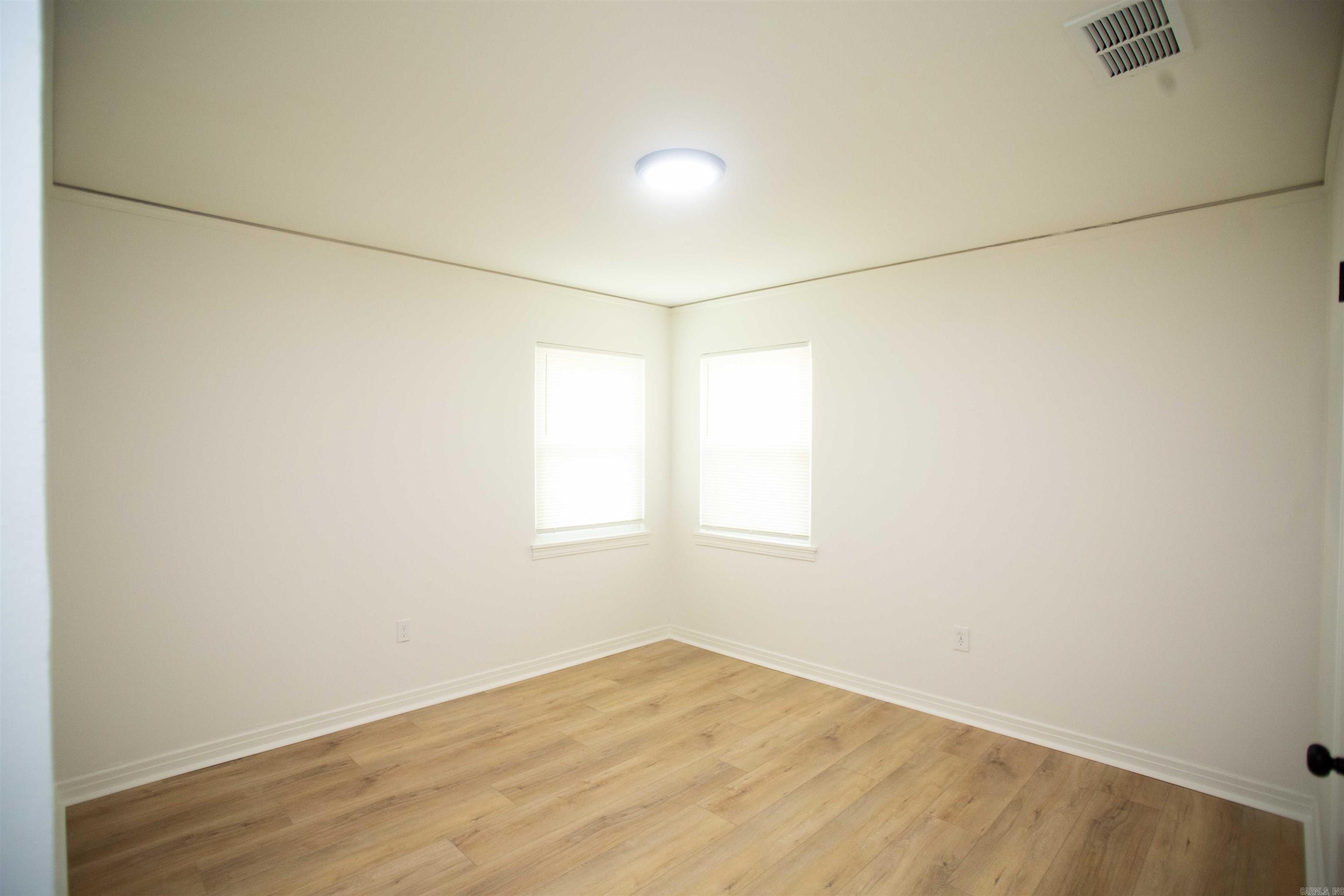 2000 S Harrison Street Property Photo 12