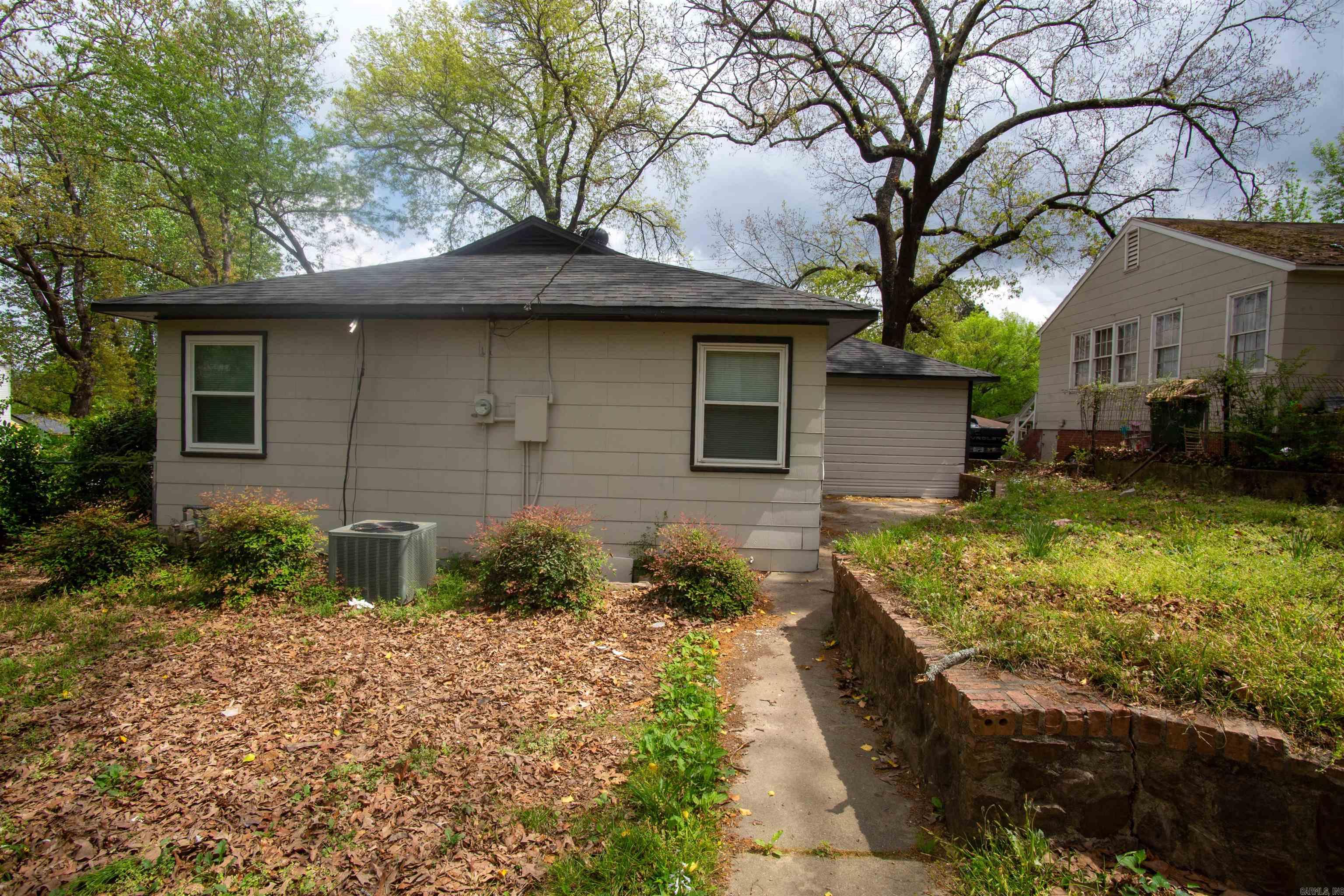 2000 S Harrison Street Property Photo 14